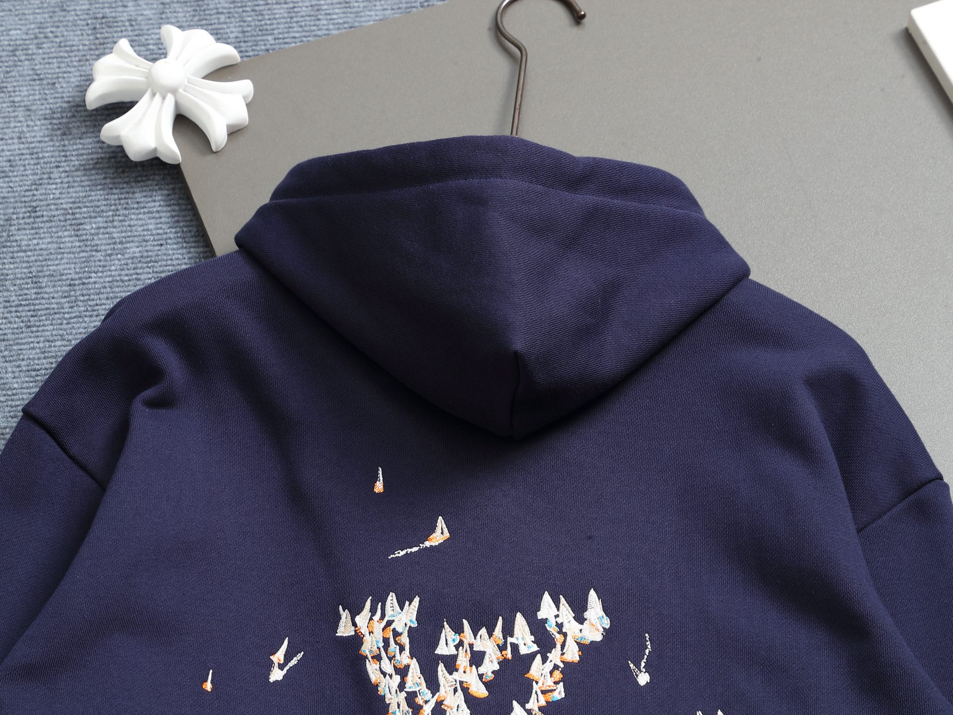 
Louis Vuitton  路易威登  1V  微宽版型XS  S M L 
25SS  1V 新品