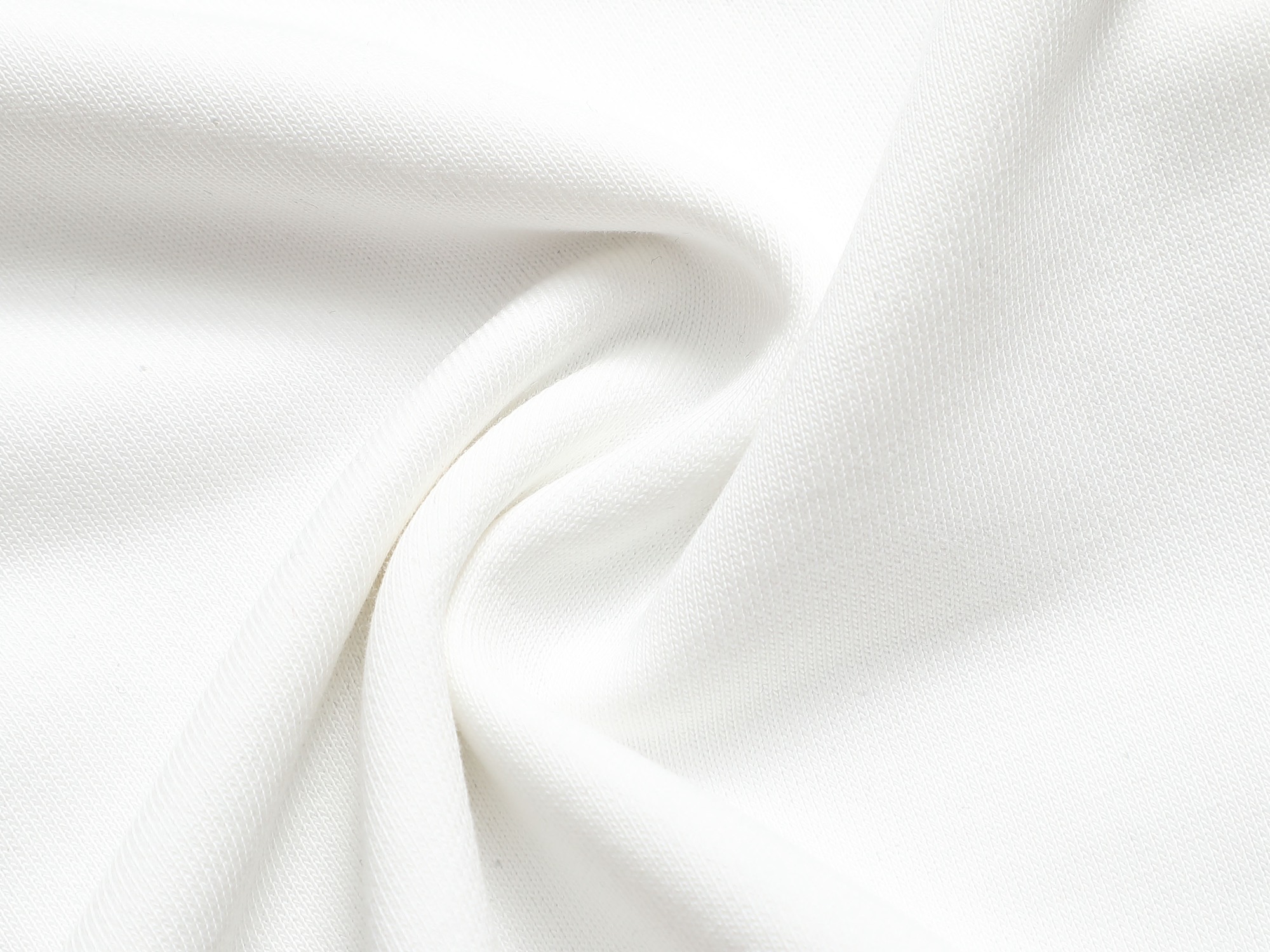        PRAD*微宽版型
普拉达/25ss新款胸前三角标口袋款圆领卫衣，这款卫衣融运动风极简主义