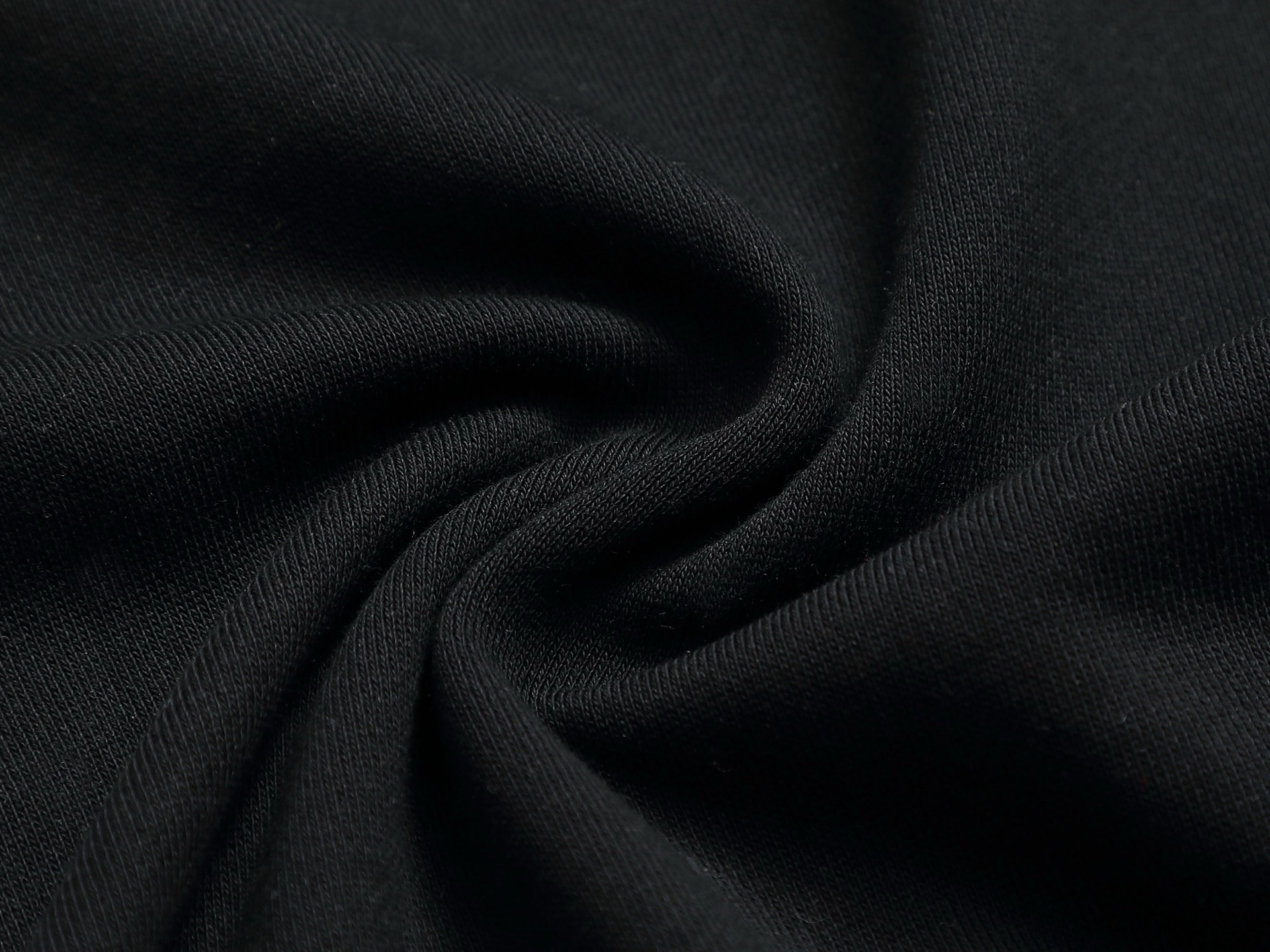 
Chrome hearts ch克罗心十字架贴皮刺绣圆领卫衣
版型大 宽松有型区别低版本瘦长版型上身拉