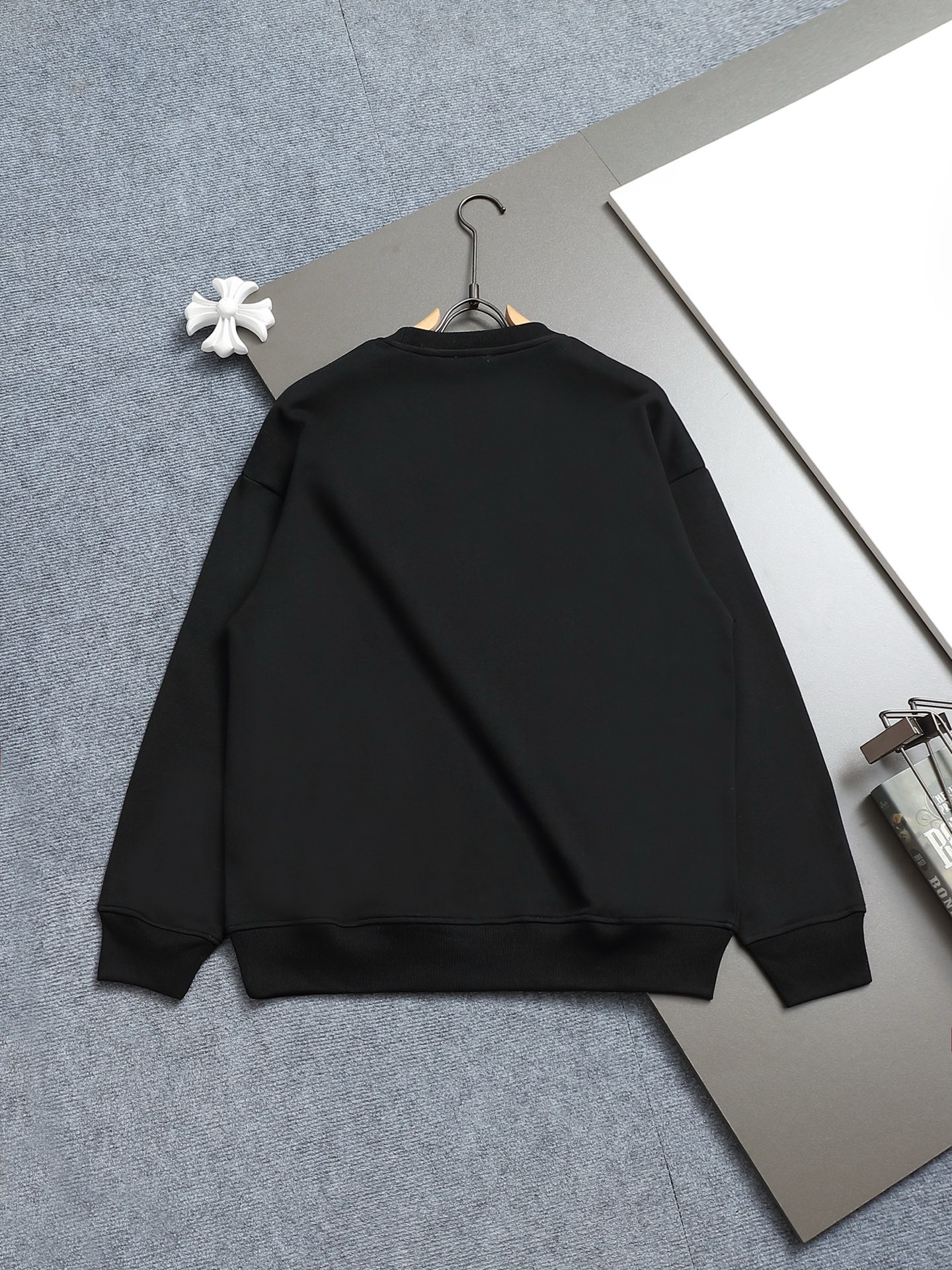 
BURBERRY 巴宝莉 Logo经典战马徽章刺绣
精致升级，灵感源自八十年代复古
原版面料 官方同款