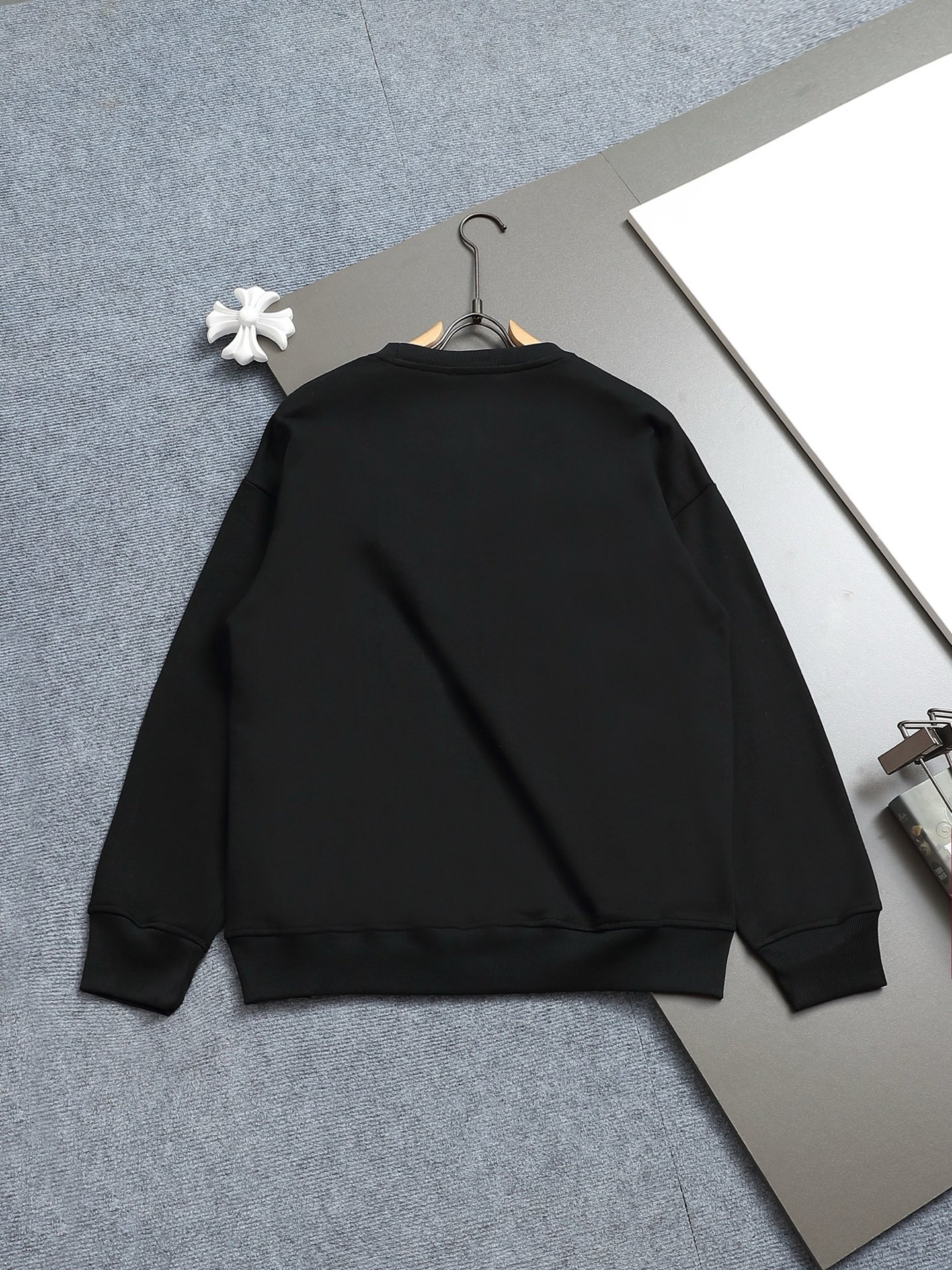 
Gucci 古驰    超级经典刺绣拼色logo
标识精致升级，灵感源自八十年代复古款式
原版面料 官