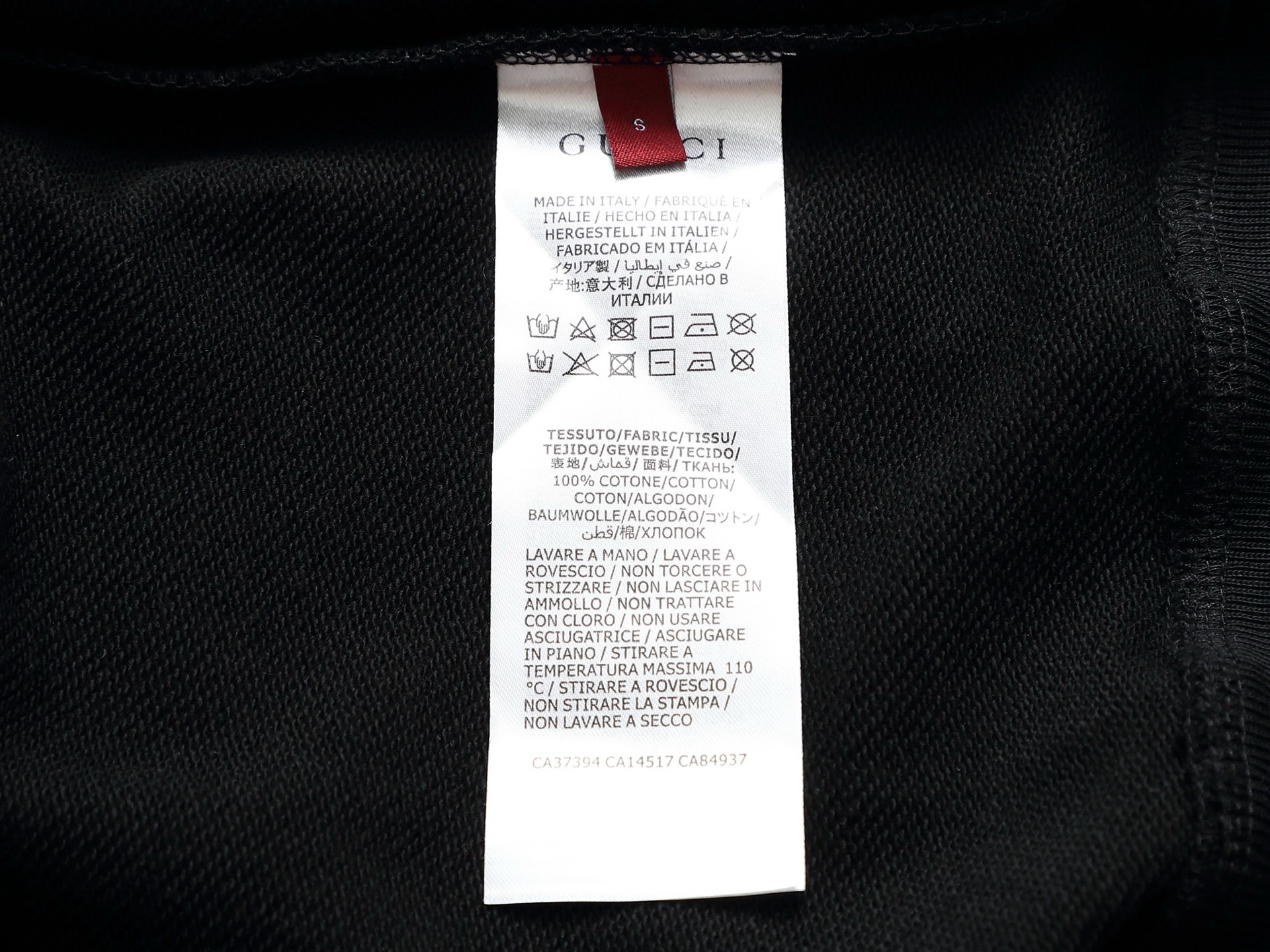 
Gucci 古驰    超级经典刺绣拼色logo
标识精致升级，灵感源自八十年代复古款式
原版面料 官