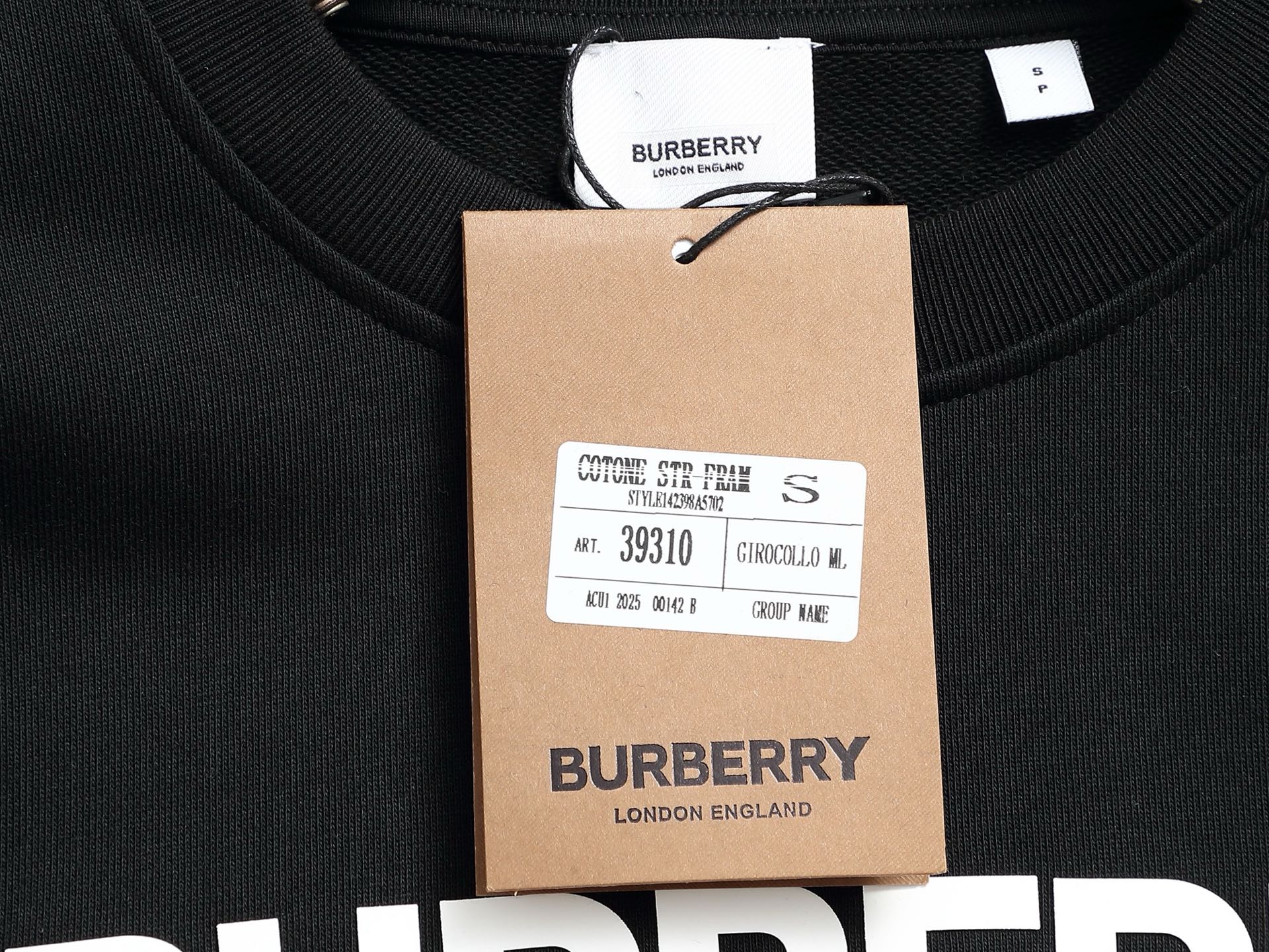 
BURBERRY 巴宝莉 Logo经典单排字母 TB标识印花 精致升级，灵感源自八十年代复古
原版面料