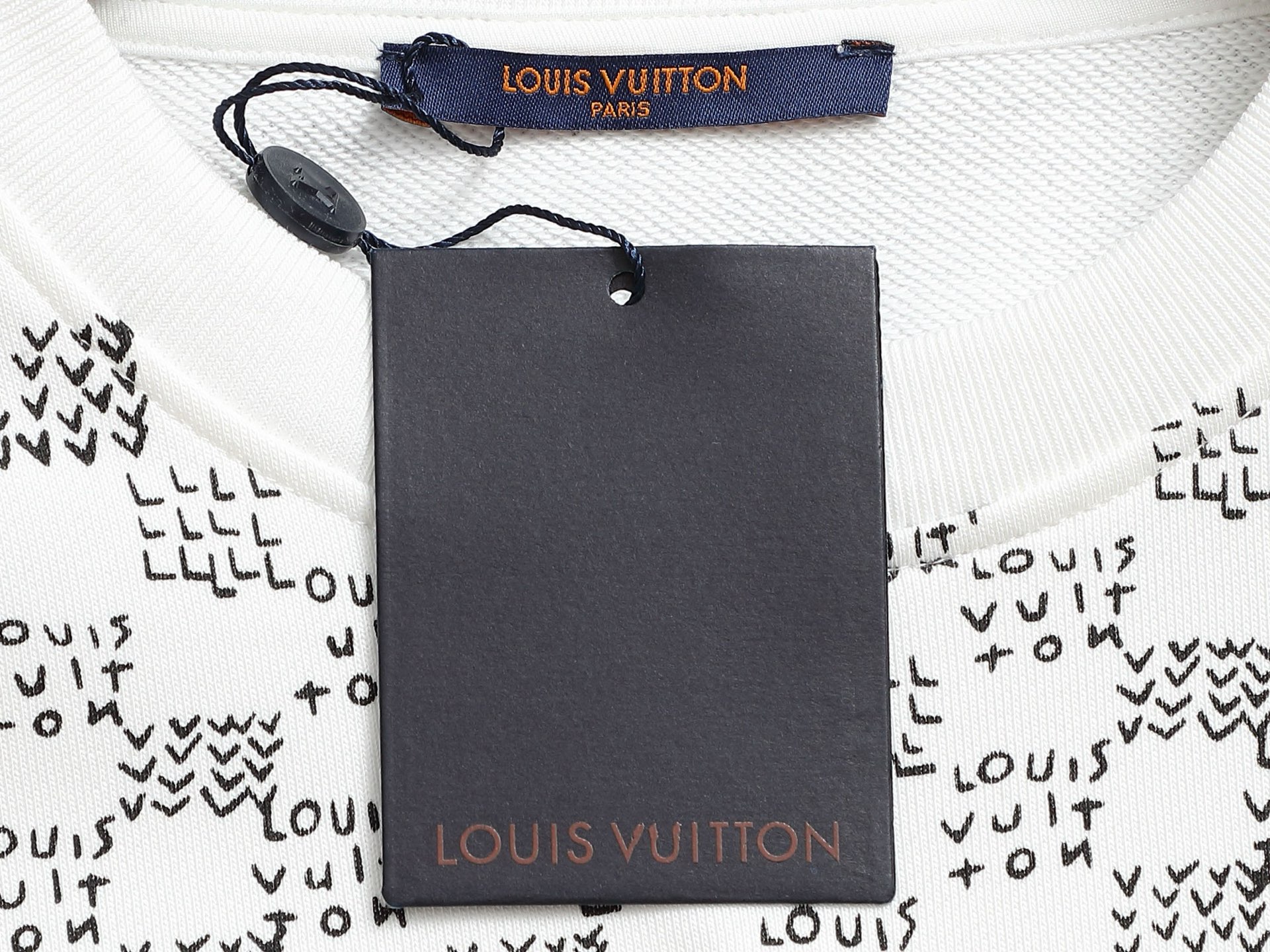 
Louis Vuitton/路易威登 经典棋盘格渐变logo
Logo标识精致升级，灵感源自八十年代复