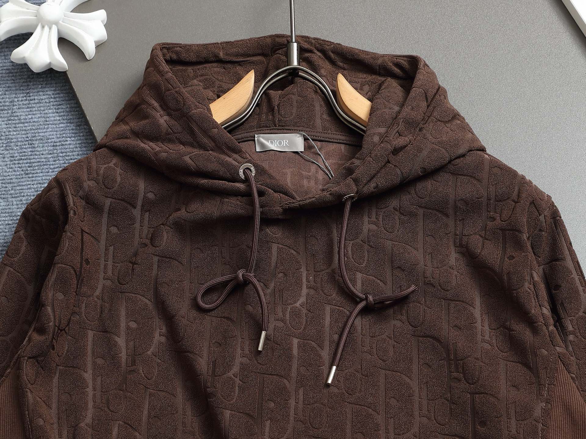 
DIOR迪奥 CD字母暗纹提花 Logo标识精致升级，灵感源自八十年代复古 毛巾
原版面料 官方同款 