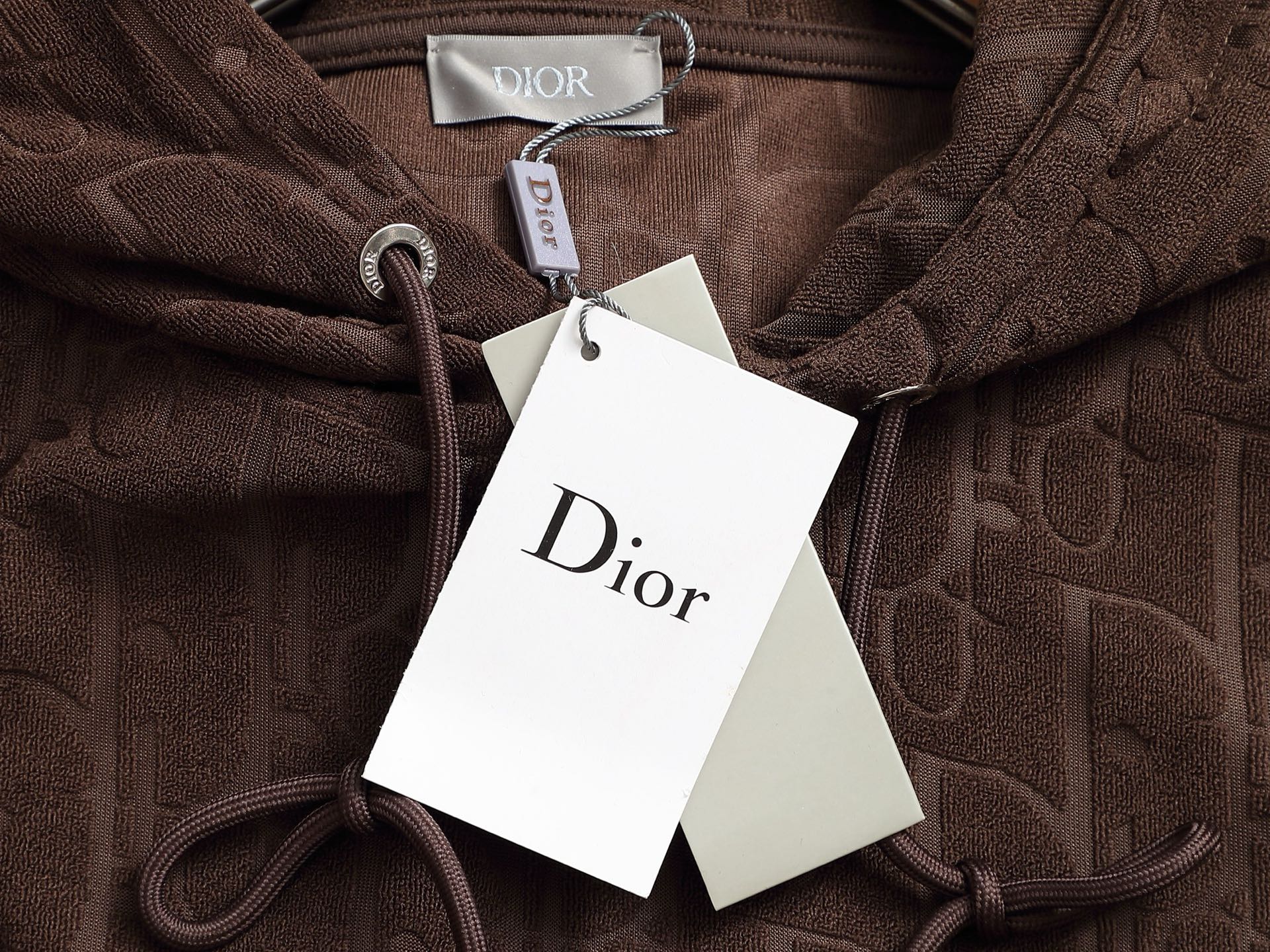 
DIOR迪奥 CD字母暗纹提花 Logo标识精致升级，灵感源自八十年代复古 毛巾
原版面料 官方同款 