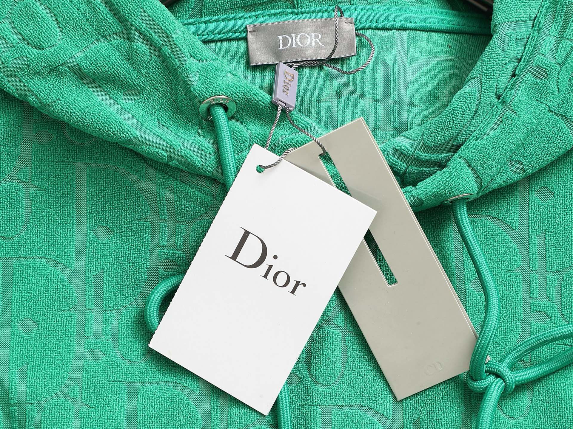 
DIOR迪奥 CD字母暗纹提花 Logo标识精致升级，灵感源自八十年代复古 毛巾
原版面料 官方同款 