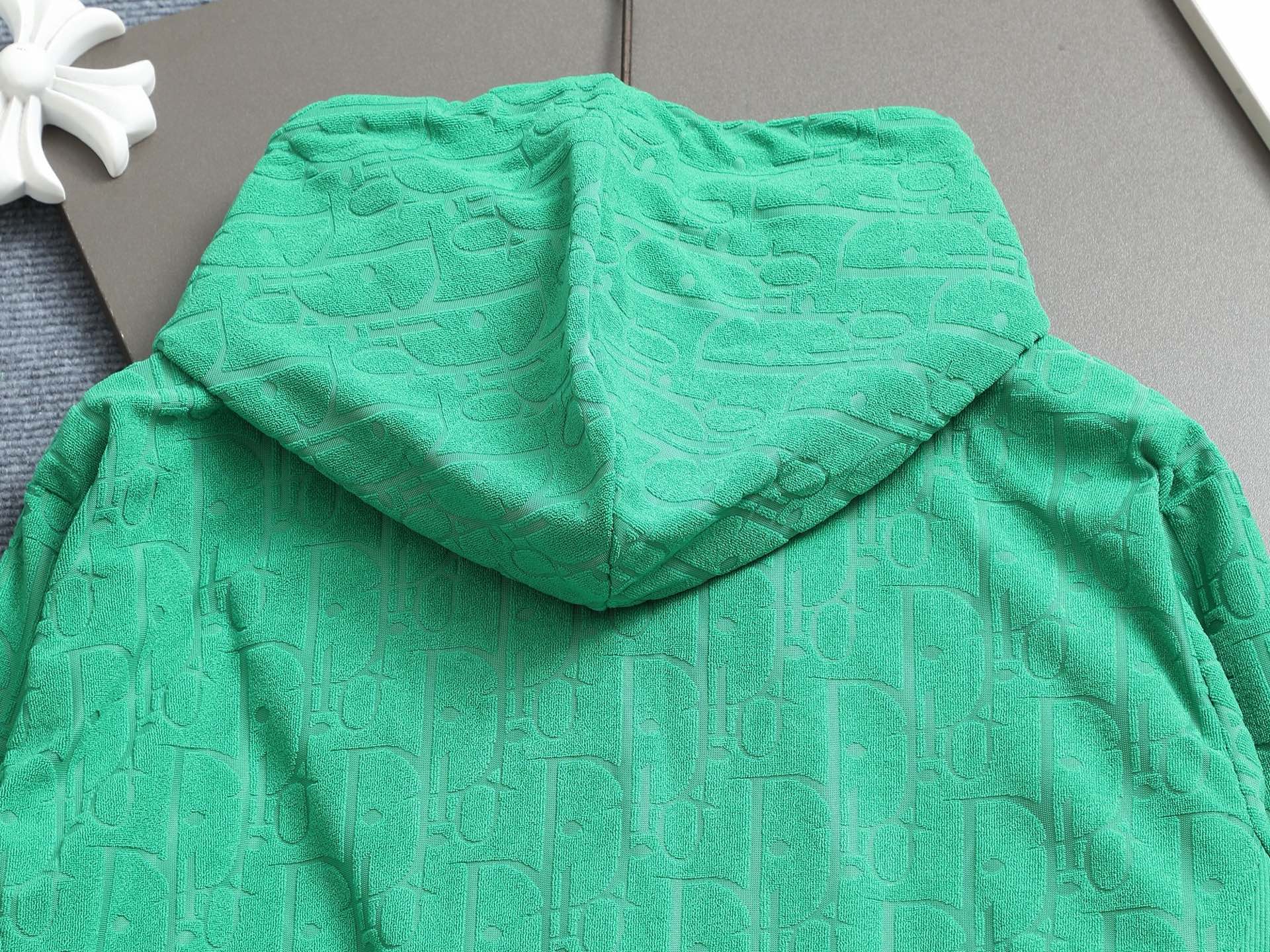 
DIOR迪奥 CD字母暗纹提花 Logo标识精致升级，灵感源自八十年代复古 毛巾
原版面料 官方同款 