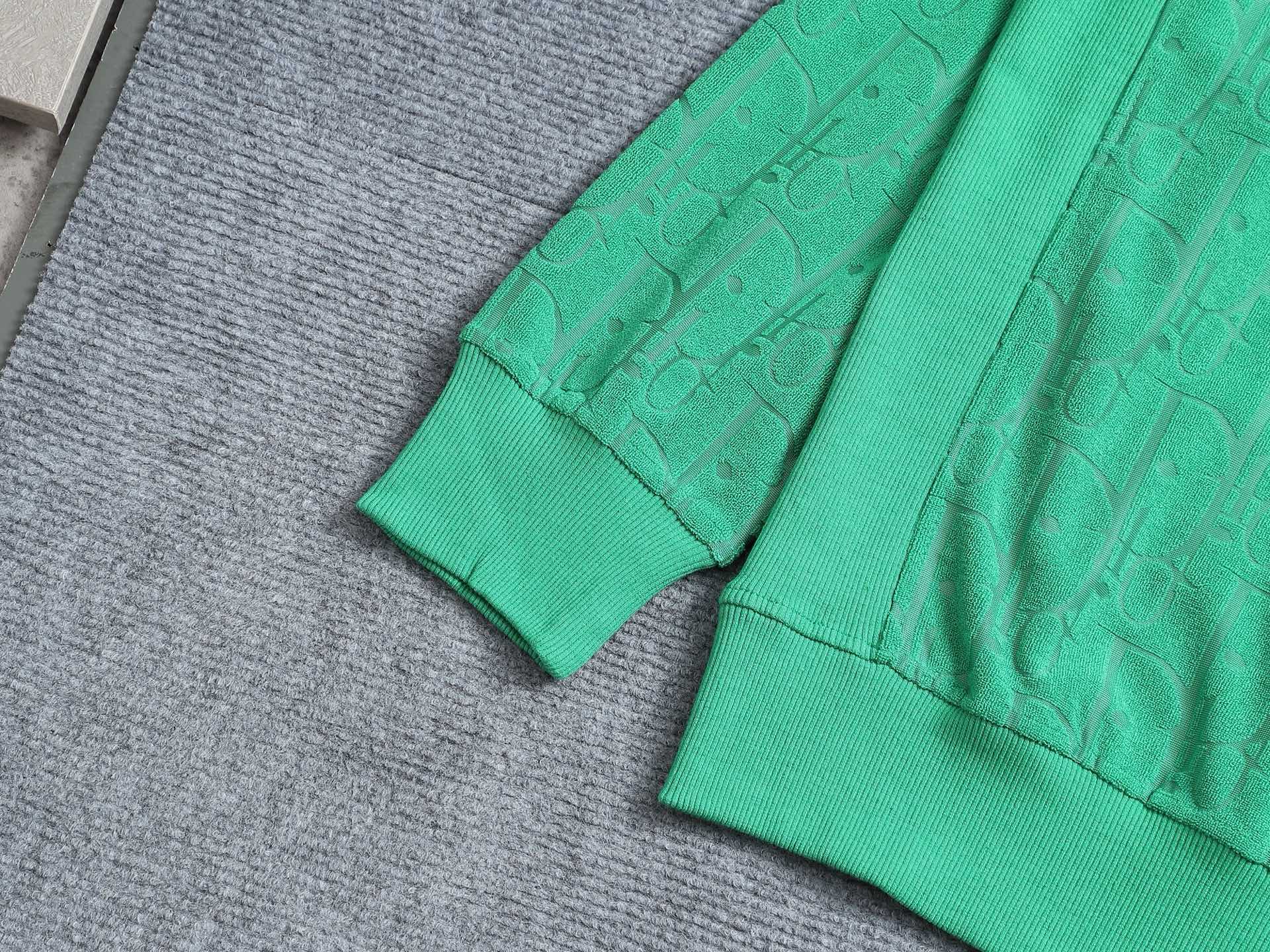 
DIOR迪奥 CD字母暗纹提花 Logo标识精致升级，灵感源自八十年代复古 毛巾
原版面料 官方同款 