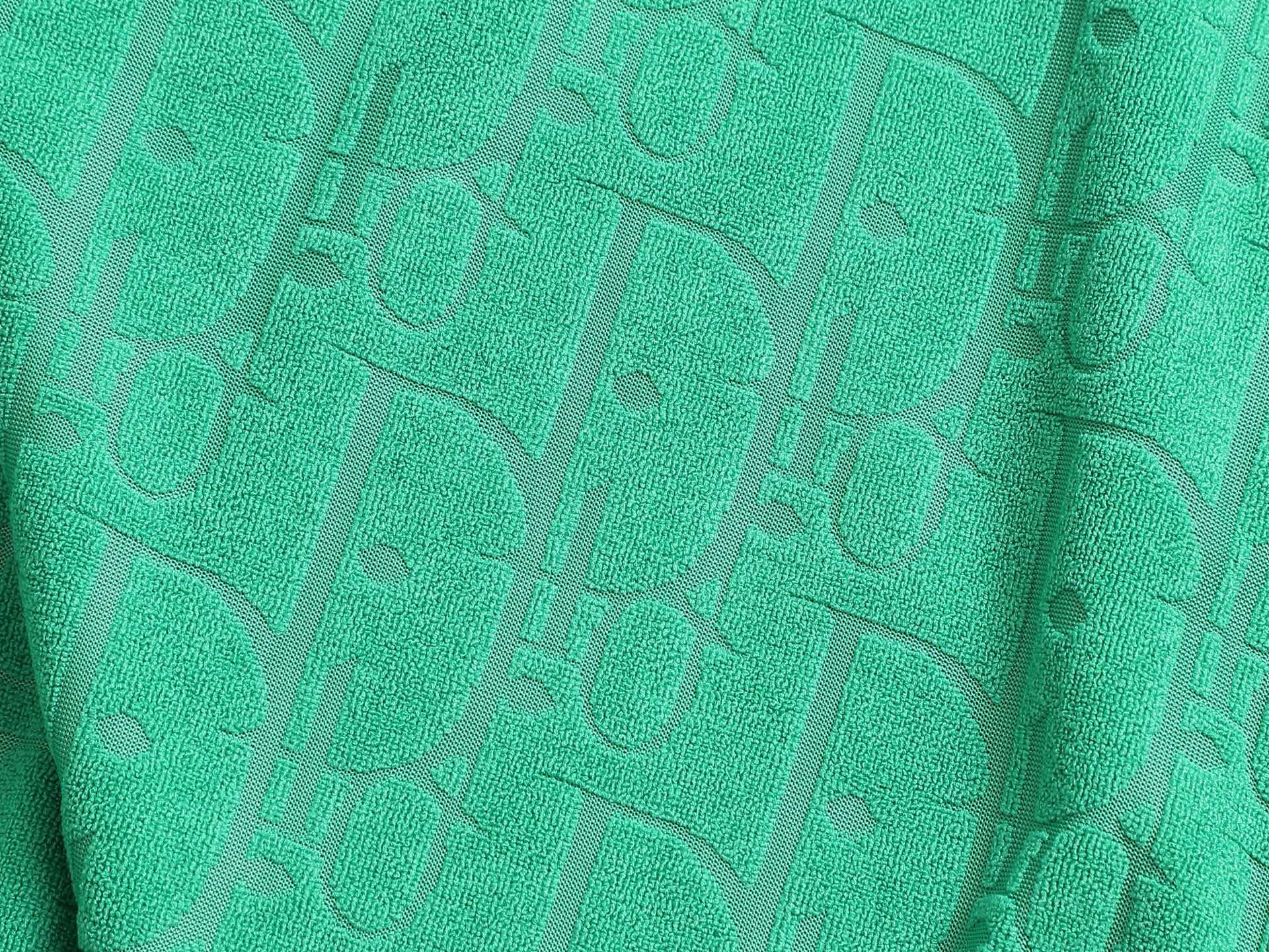 
DIOR迪奥 CD字母暗纹提花 Logo标识精致升级，灵感源自八十年代复古 毛巾
原版面料 官方同款 