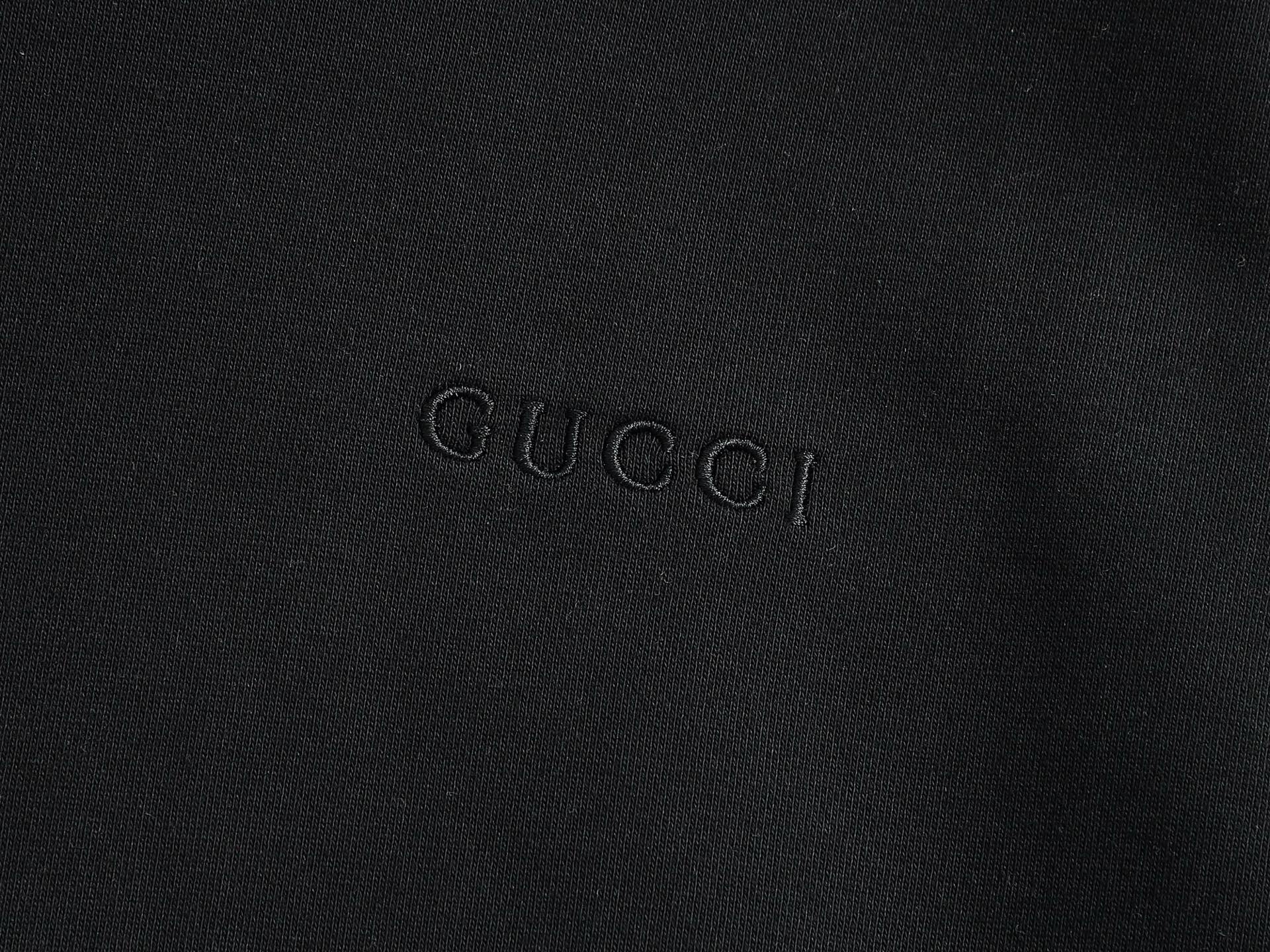 
Gucci 古驰    超级经典刺绣纯色logo
标识精致升级，灵感源自八十年代复古款式
原版面料 官