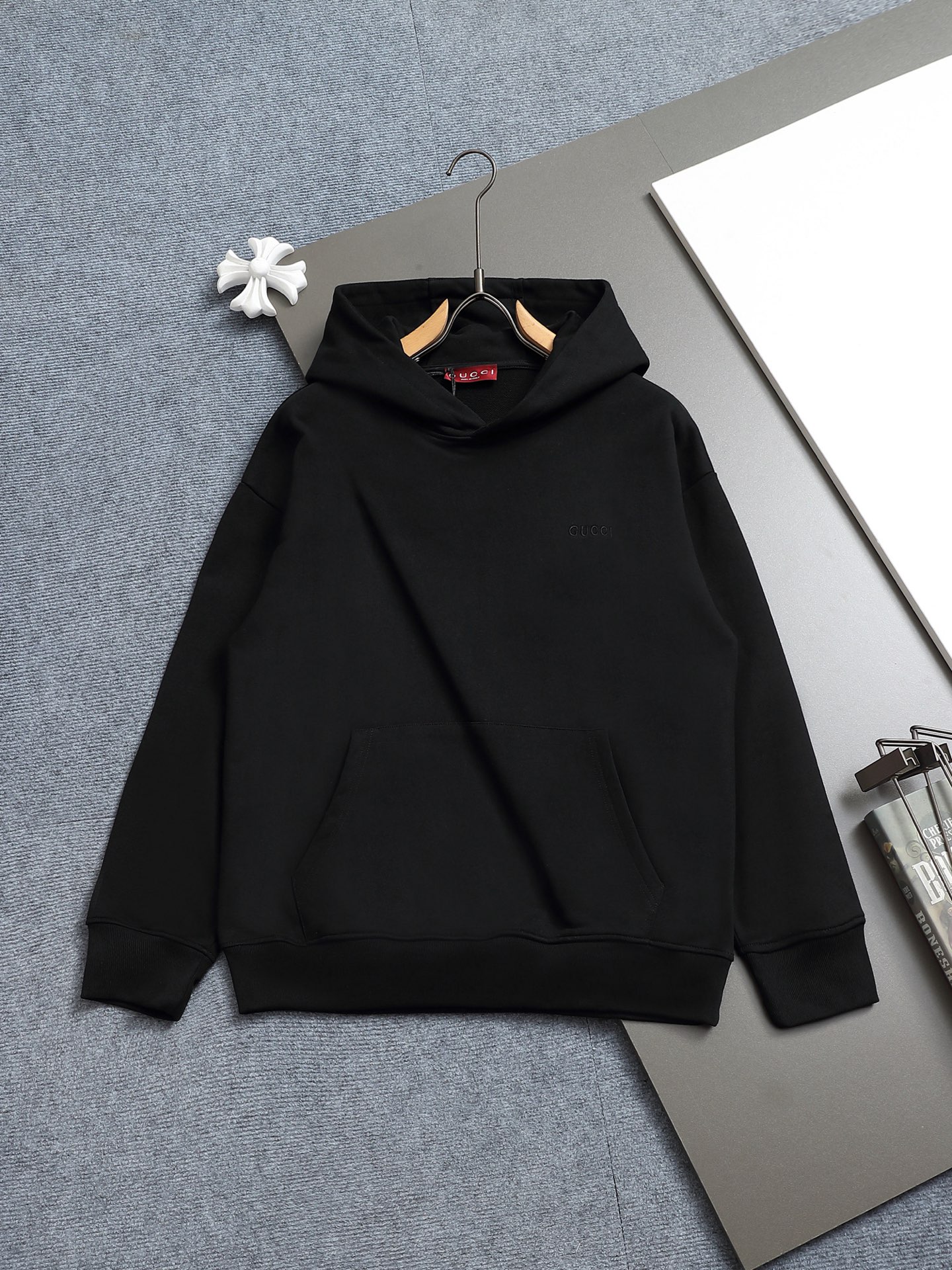 
Gucci 古驰    超级经典刺绣纯色logo
标识精致升级，灵感源自八十年代复古款式
原版面料 官