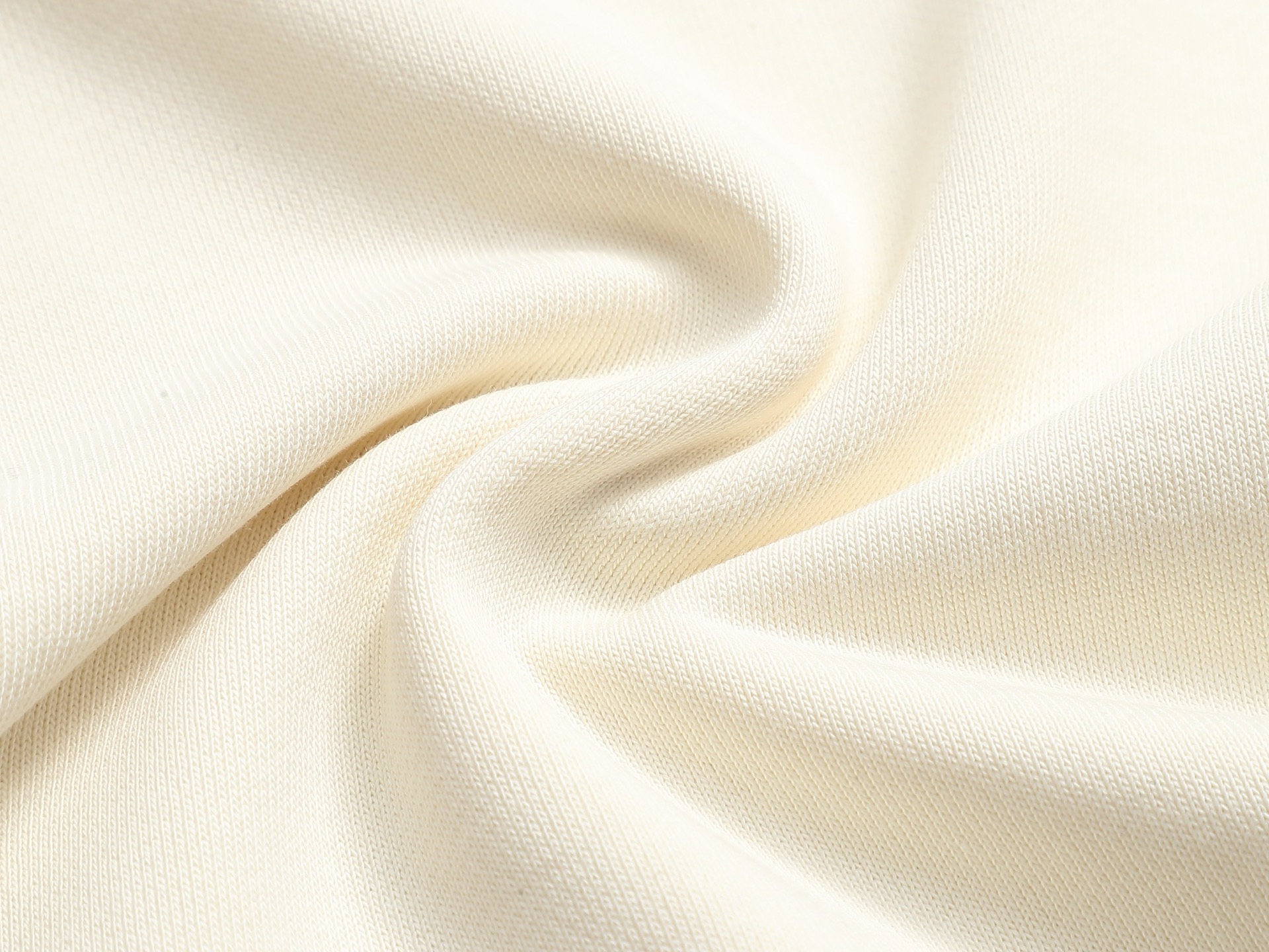 
Gucci 古驰    超级经典刺绣纯色logo
标识精致升级，灵感源自八十年代复古款式
原版面料 官