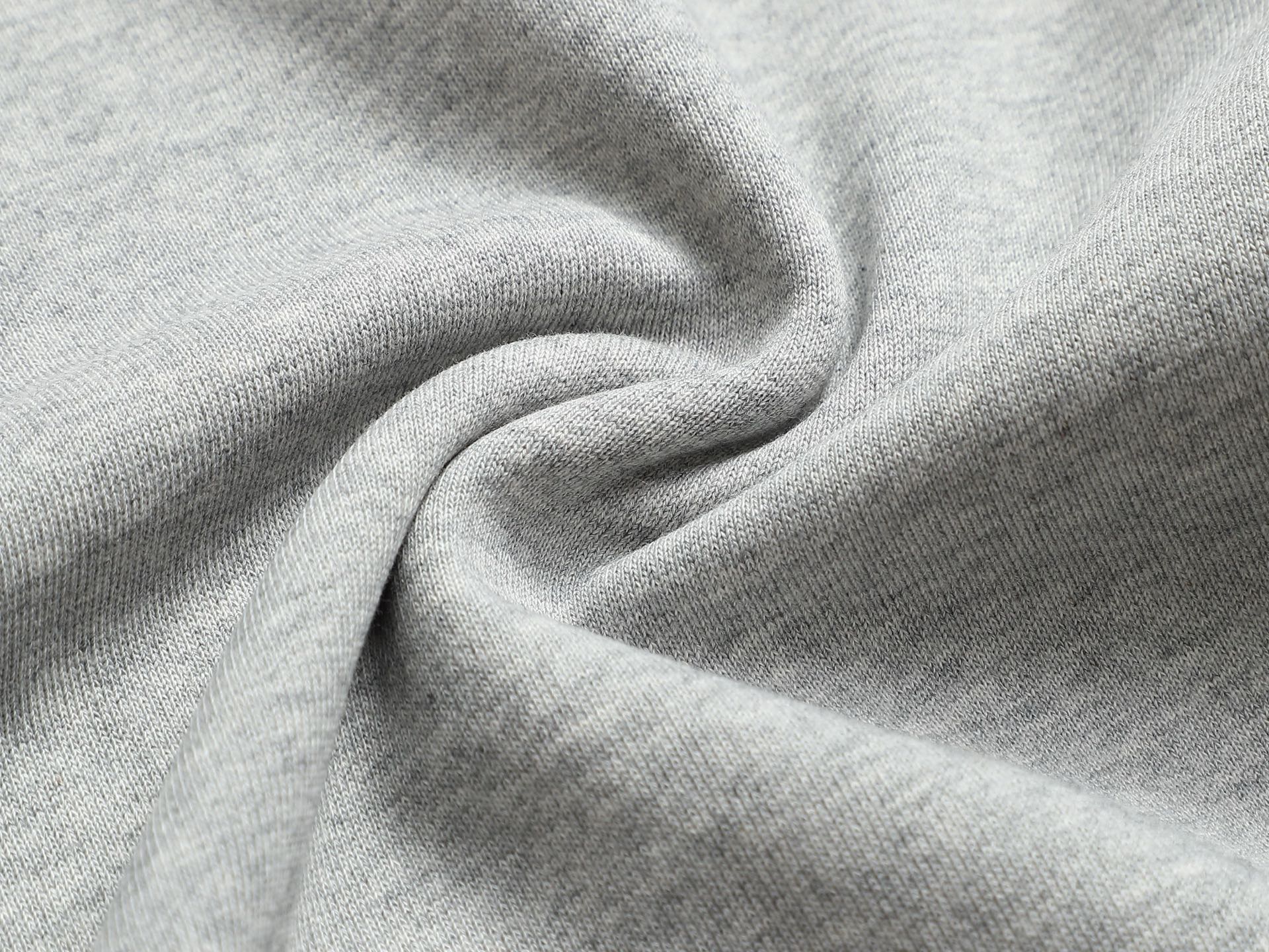 
Gucci 古驰    超级经典刺绣纯色logo
标识精致升级，灵感源自八十年代复古款式
原版面料 官