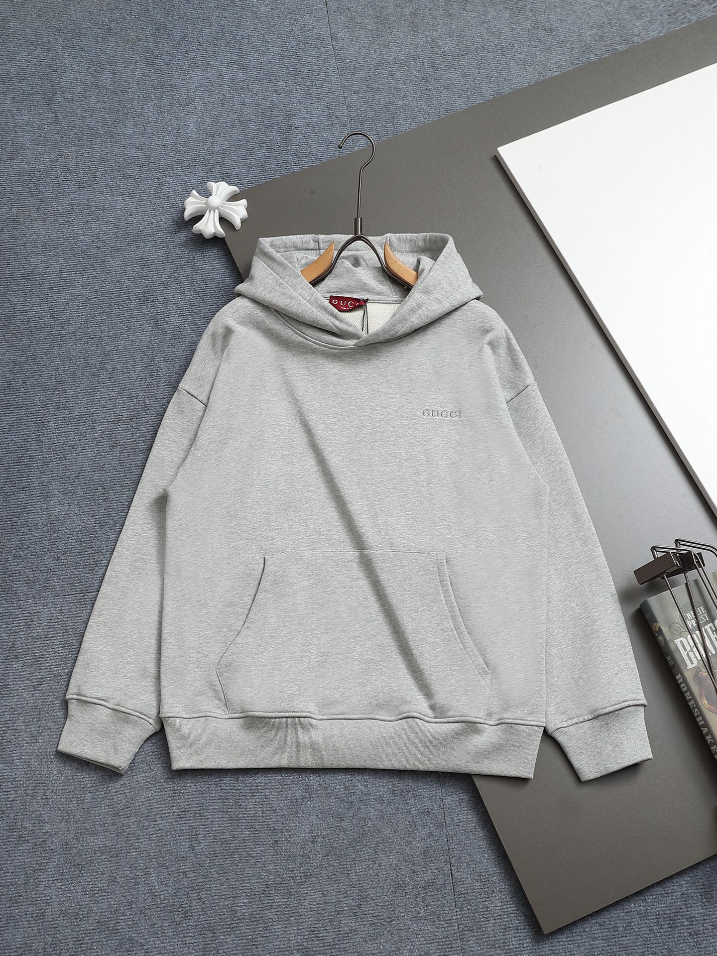 
Gucci 古驰    超级经典刺绣纯色logo
标识精致升级，灵感源自八十年代复古款式
原版面料 官