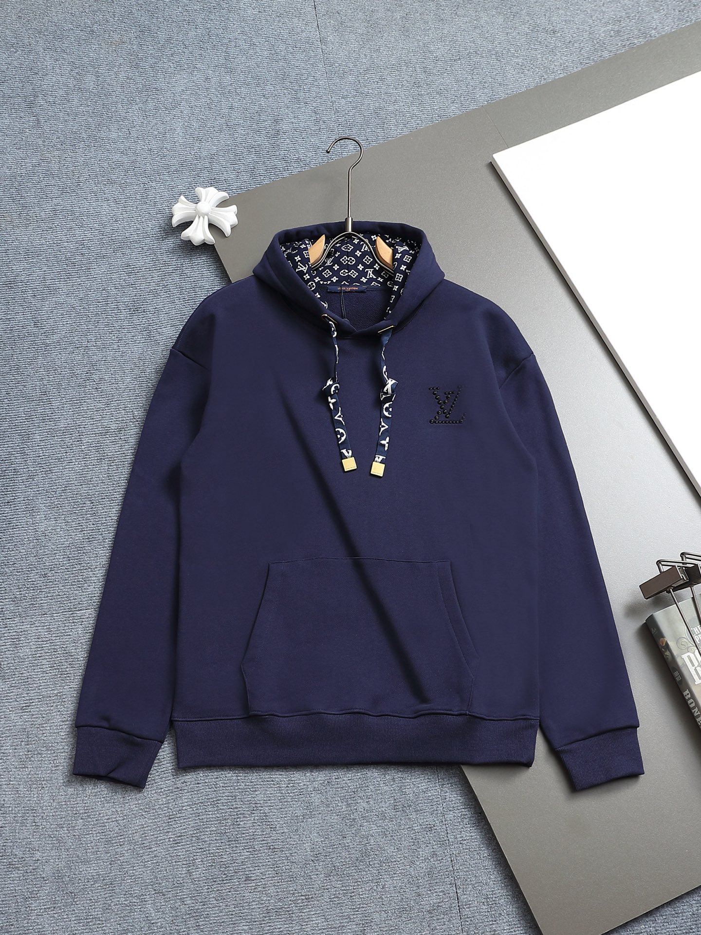 
Louis Vuitton  路易威登  1V  微宽版型S M L XL
25SS  1V 新品专柜
