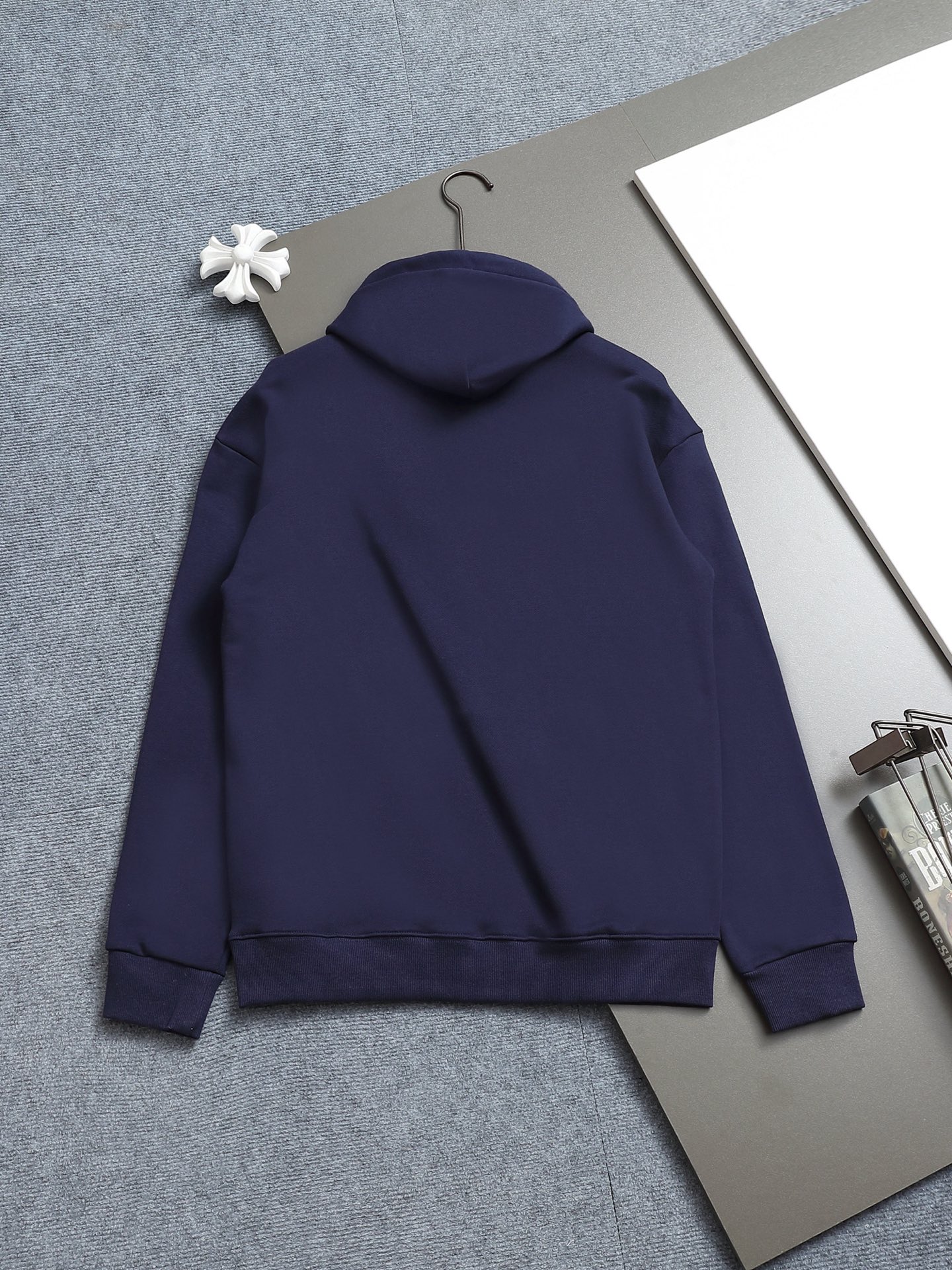 
Louis Vuitton  路易威登  1V  微宽版型S M L XL
25SS  1V 新品专柜