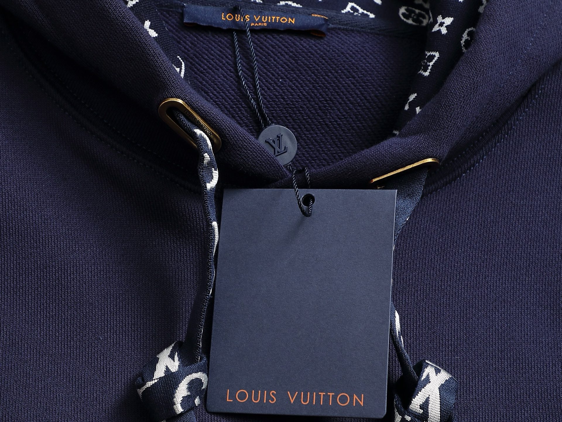 
Louis Vuitton  路易威登  1V  微宽版型S M L XL
25SS  1V 新品专柜