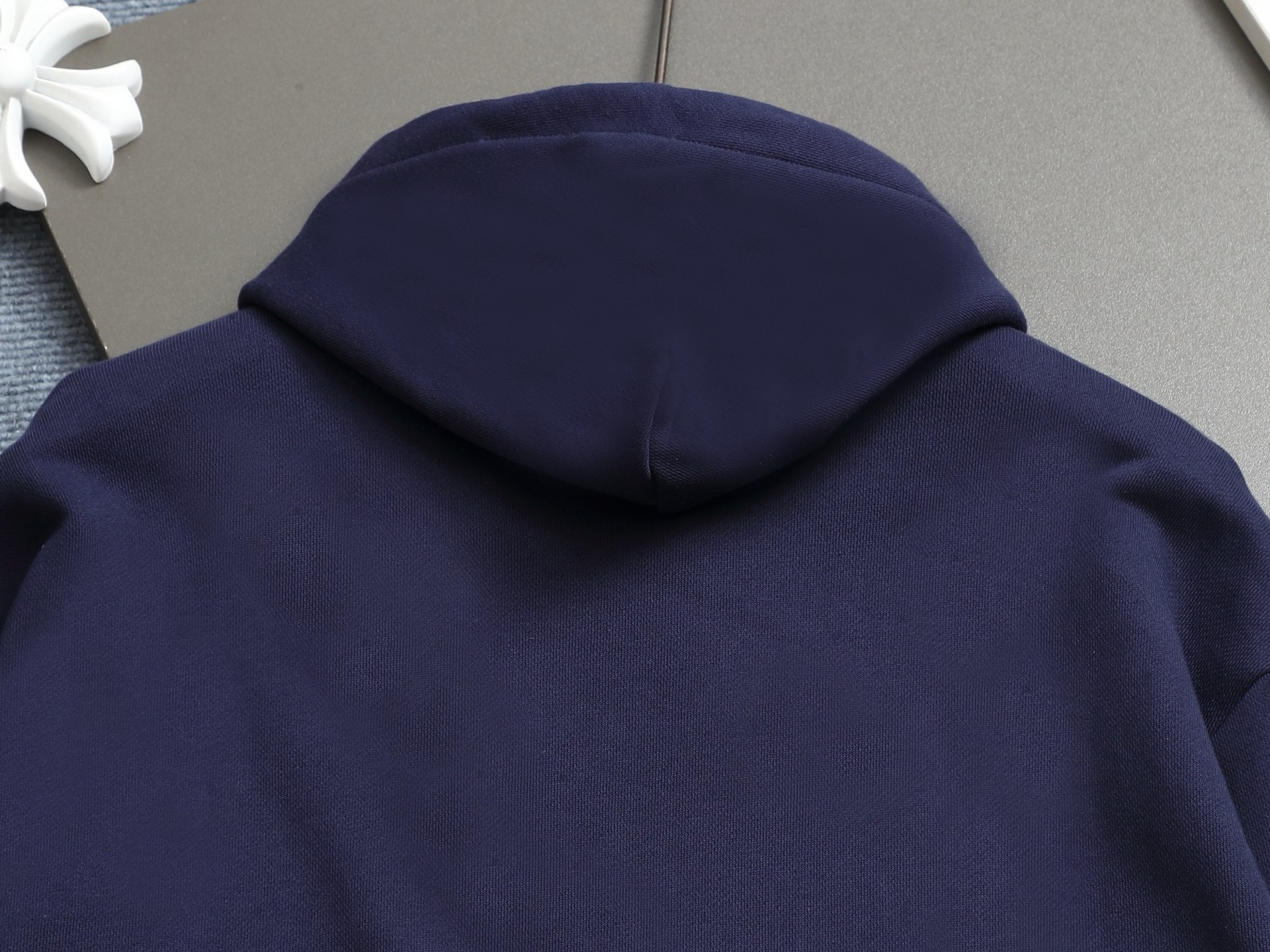 
Louis Vuitton  路易威登  1V  微宽版型S M L XL
25SS  1V 新品专柜