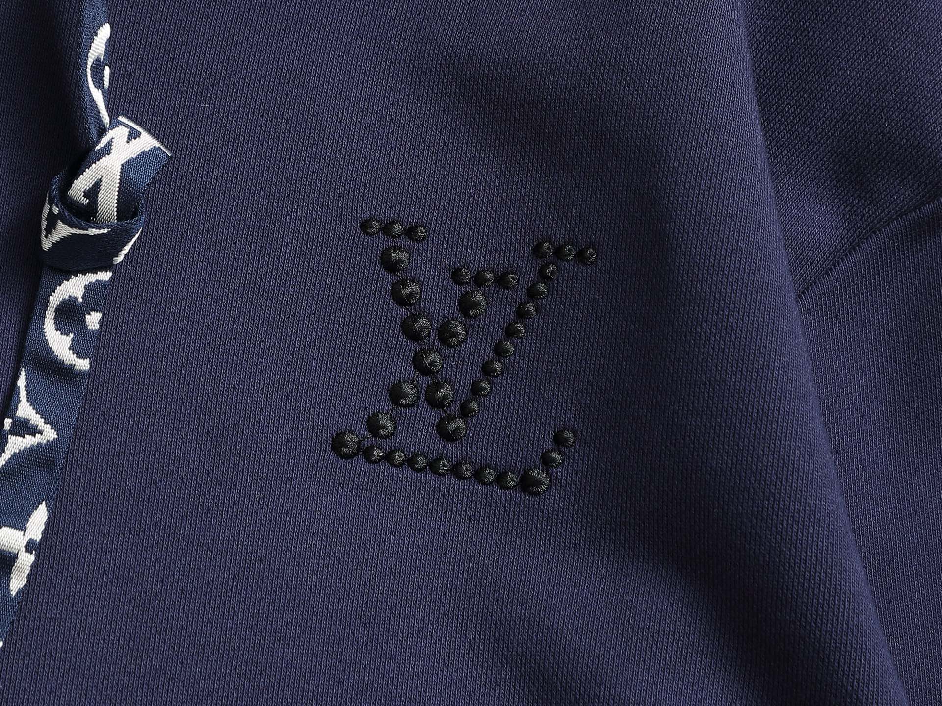 
Louis Vuitton  路易威登  1V  微宽版型S M L XL
25SS  1V 新品专柜