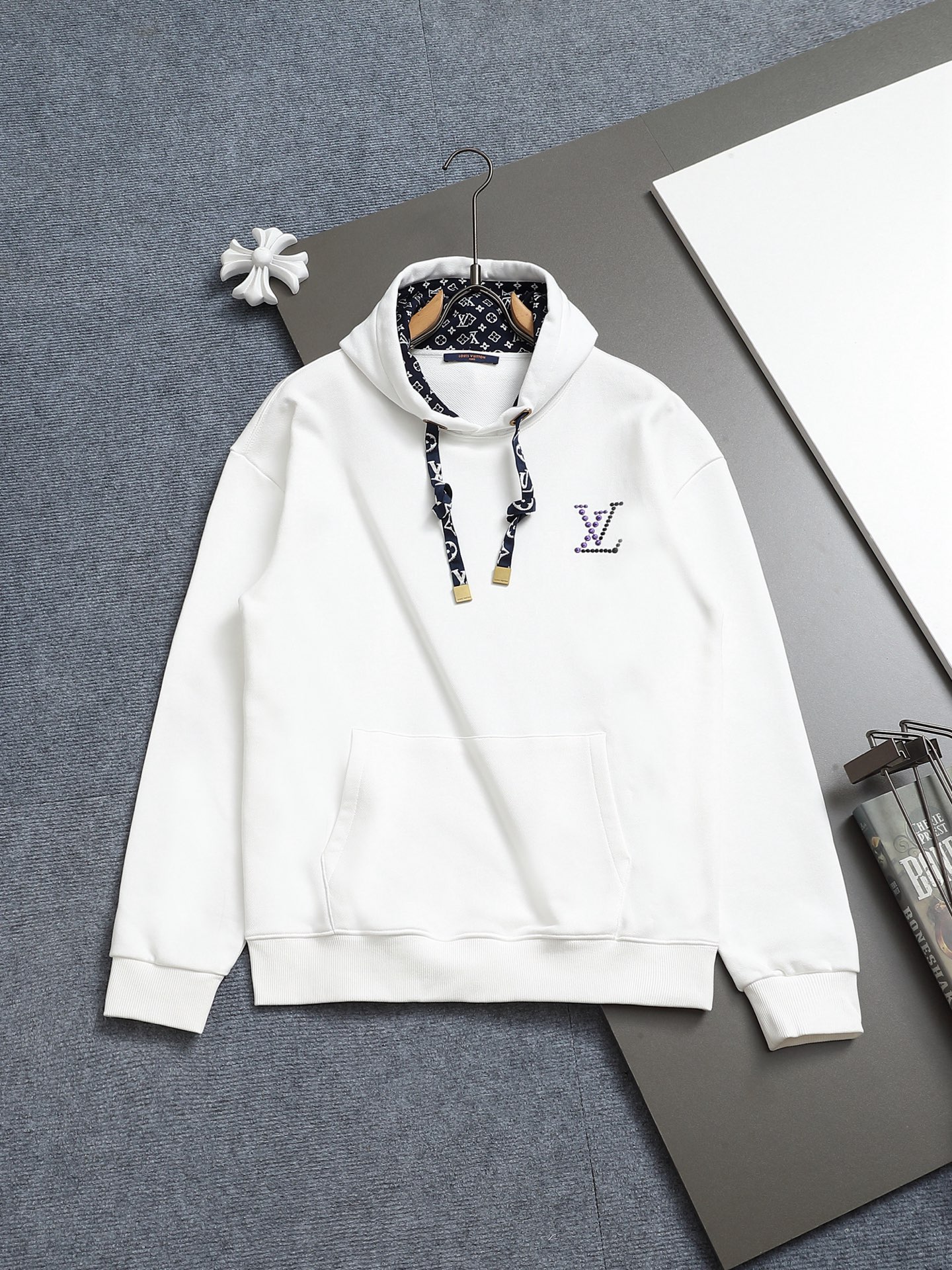 
Louis Vuitton  路易威登  1V  微宽版型S M L XL
25SS  1V 新品专柜