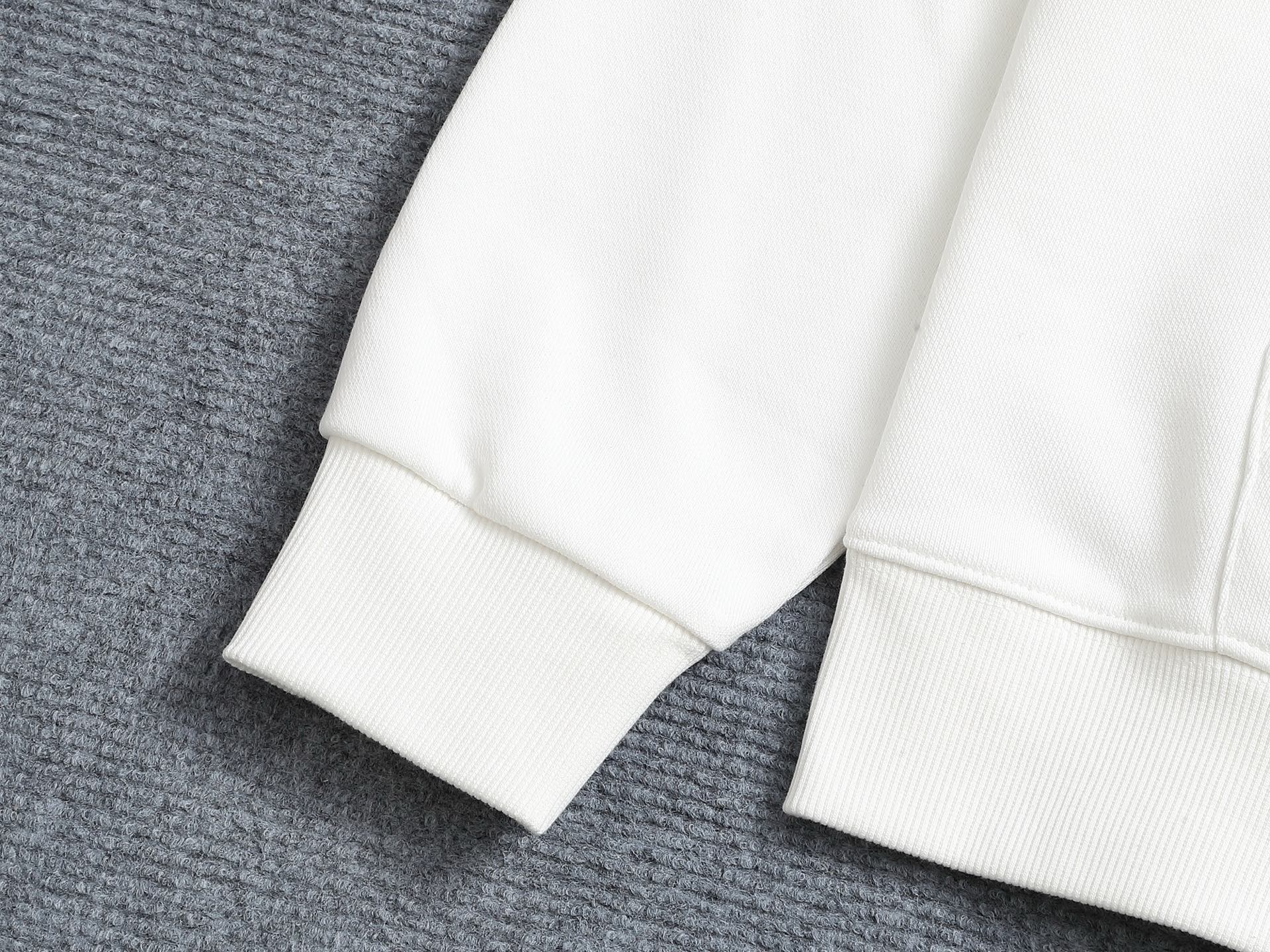 
Louis Vuitton  路易威登  1V  微宽版型S M L XL
25SS  1V 新品专柜