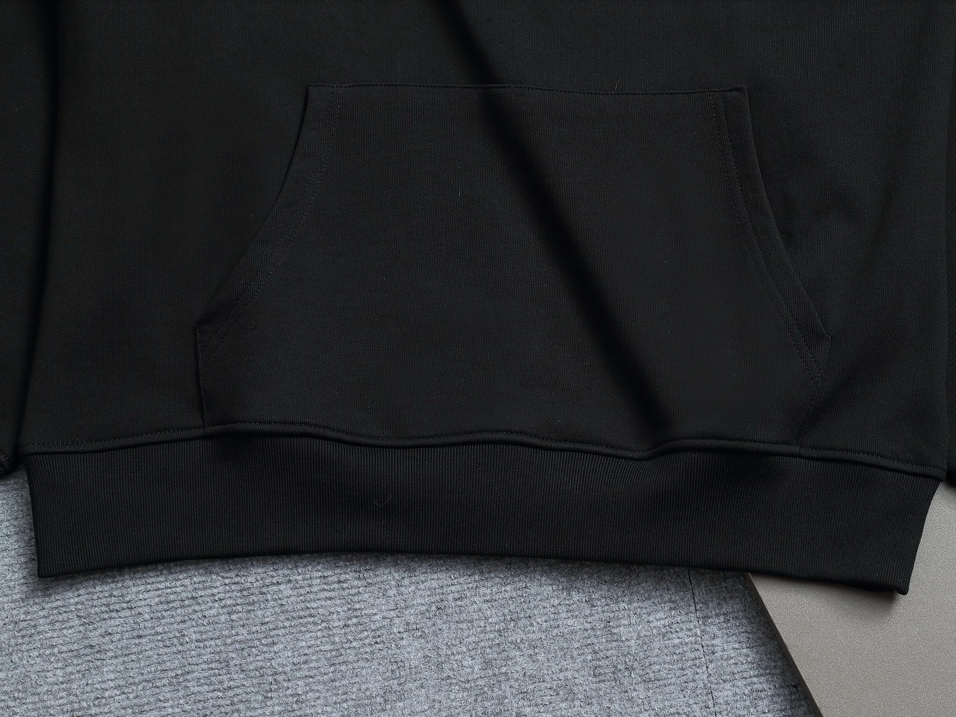 
Louis Vuitton  路易威登  1V  微宽版型XS S M L 
25SS  1V 新品专