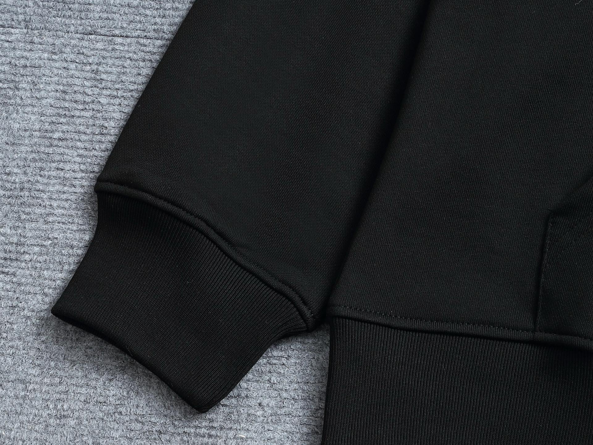 
Louis Vuitton  路易威登  1V  微宽版型XS S M L 
25SS  1V 新品专