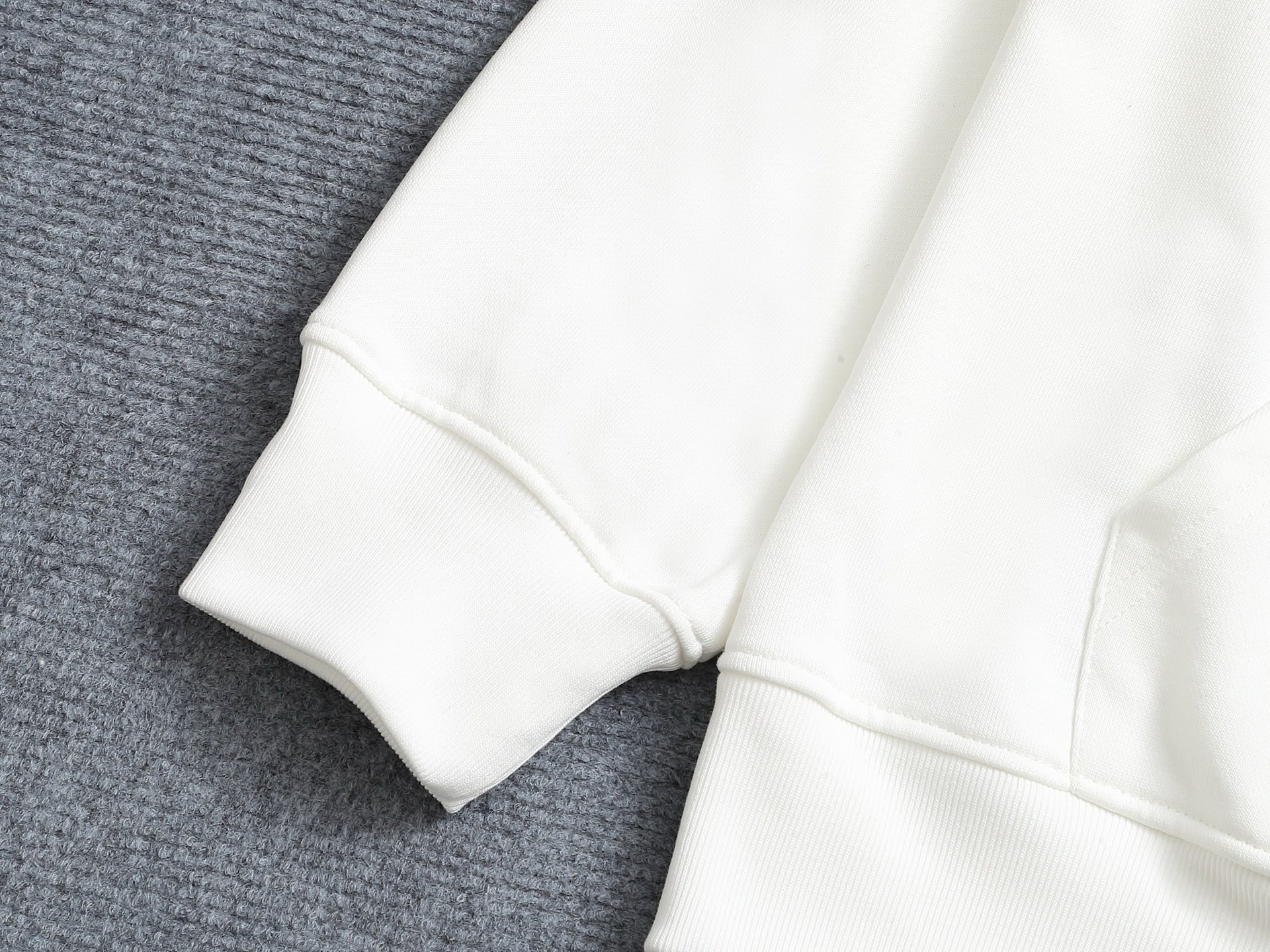 
Louis Vuitton  路易威登  1V  微宽版型XS S M L 
25SS  1V 新品专