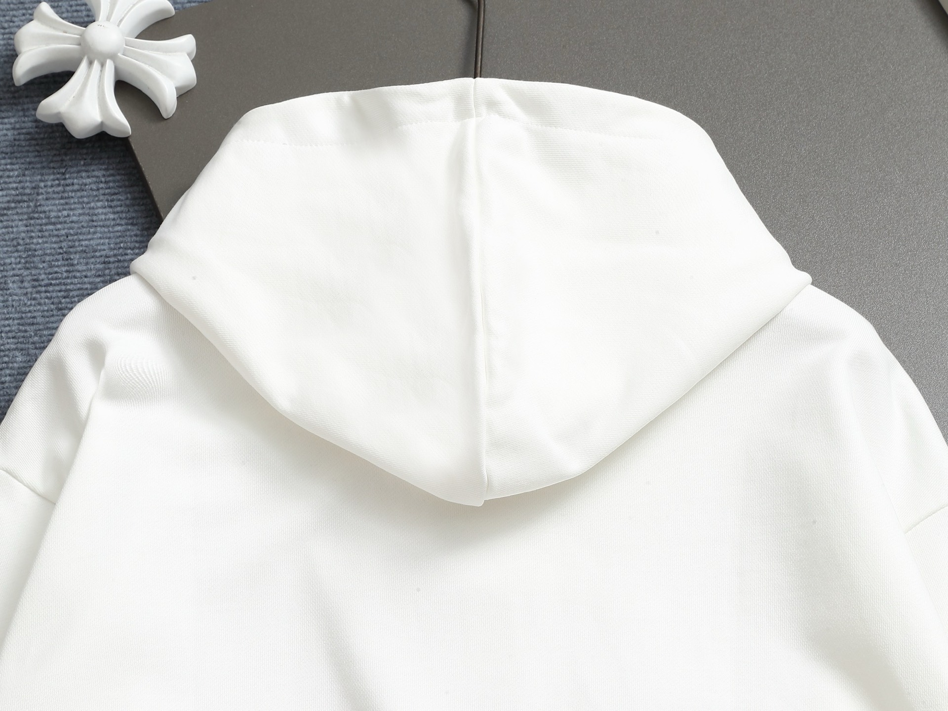 
Louis Vuitton  路易威登  1V  微宽版型XS S M L 
25SS  1V 新品专