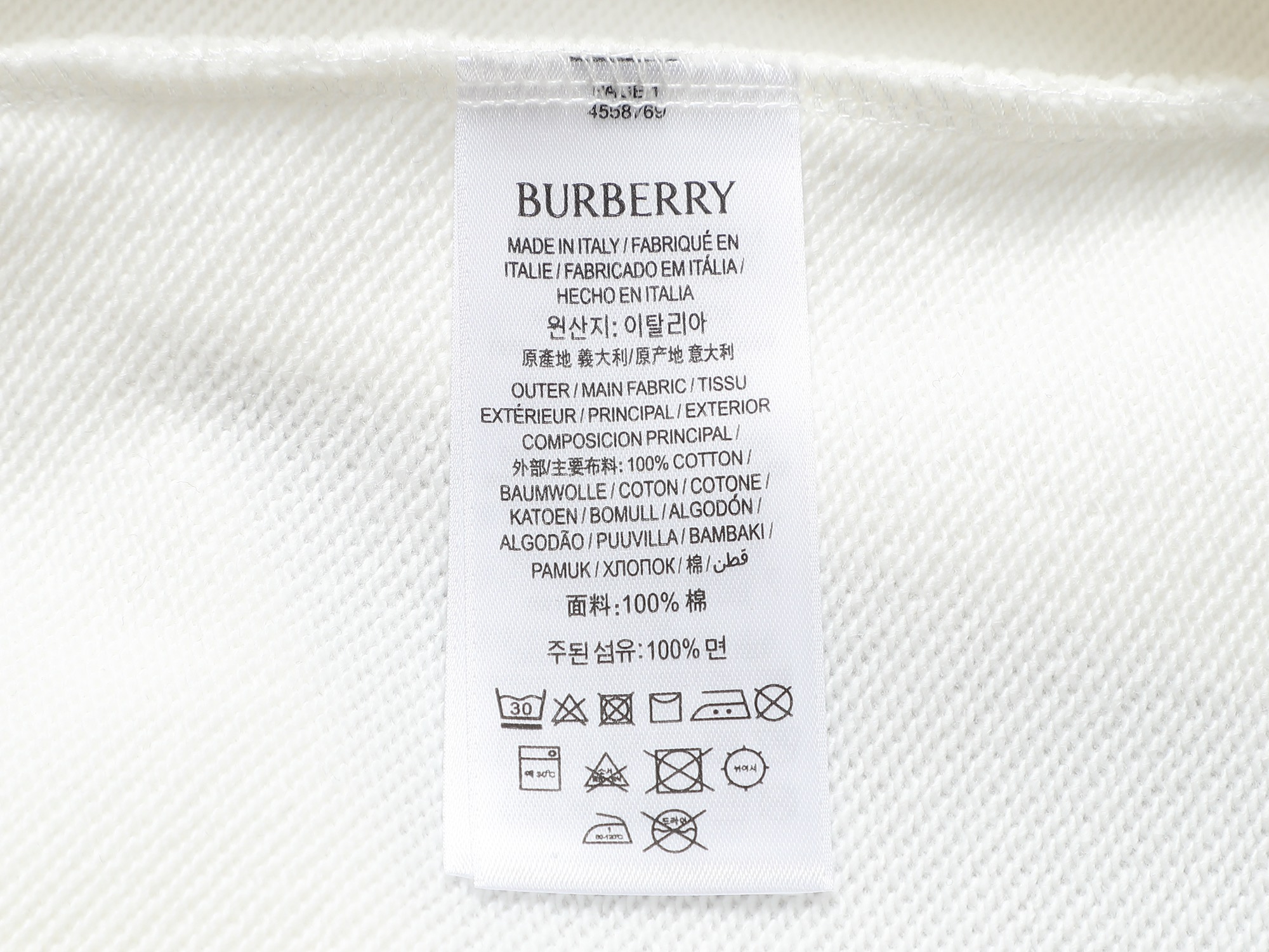 
BURBERRY 巴宝莉 Logo经典战马         TB标识印花 精致升级，灵感源自八十年代复