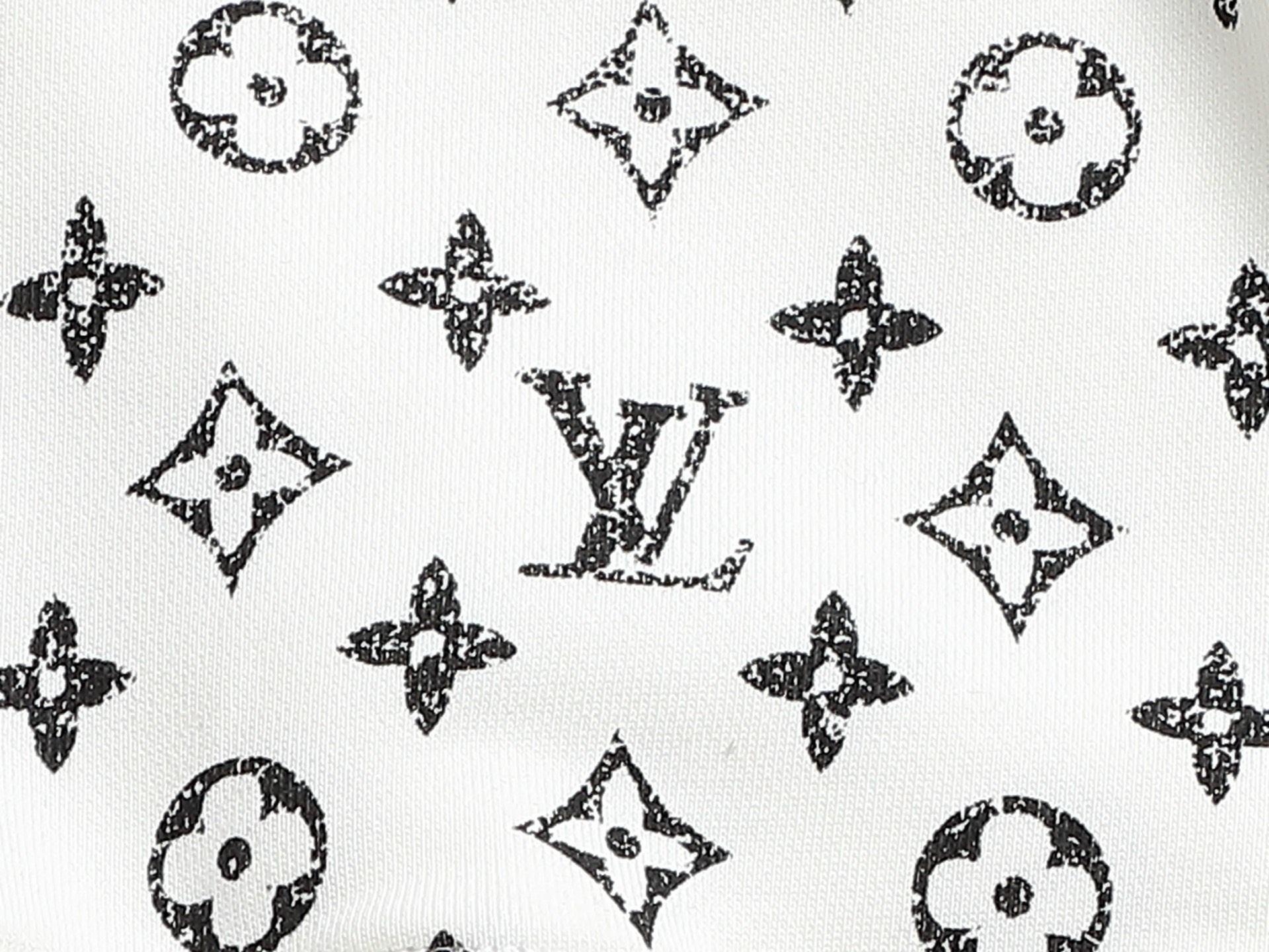 
Louis Vuitton/路易威登 经典渐变logo
Logo标识精致升级，灵感源自八十年代复古
原