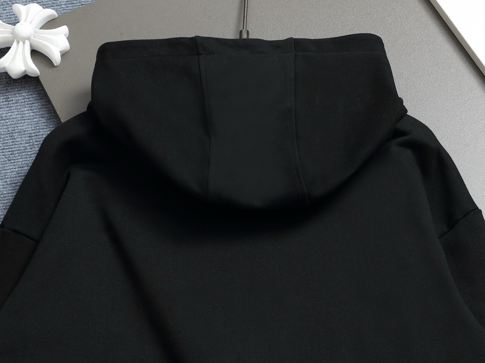 
Gucci 古驰    超级经典拼色印花logo
标识精致升级，灵感源自八十年代复古款式
原版面料 官