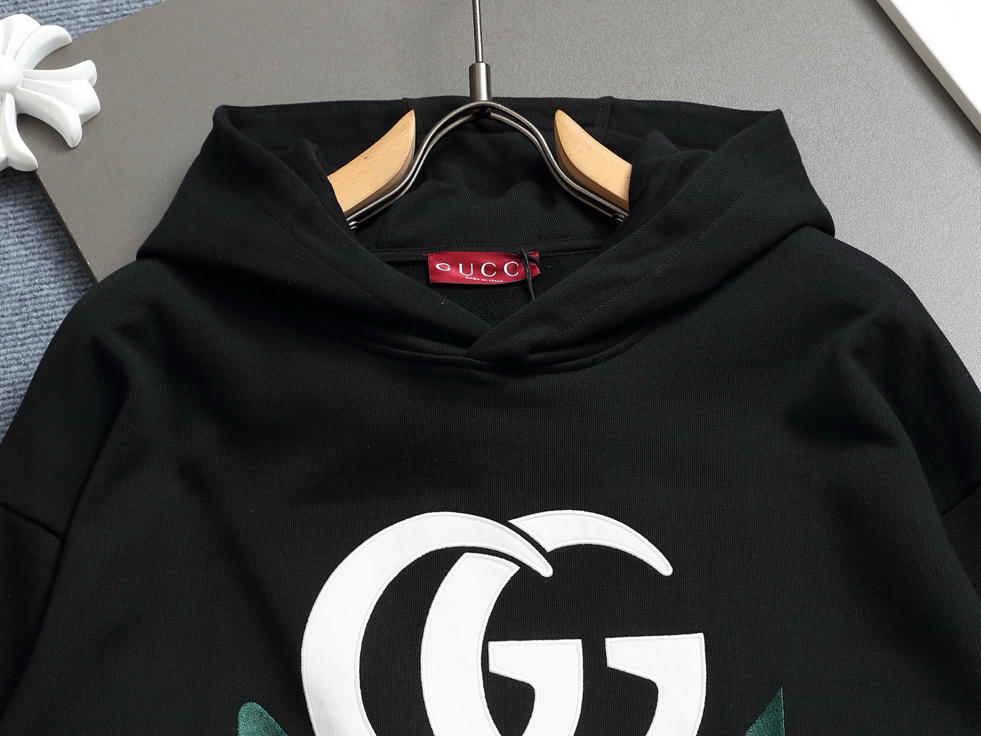 
Gucci 古驰    超级经典拼色印花logo
标识精致升级，灵感源自八十年代复古款式
原版面料 官