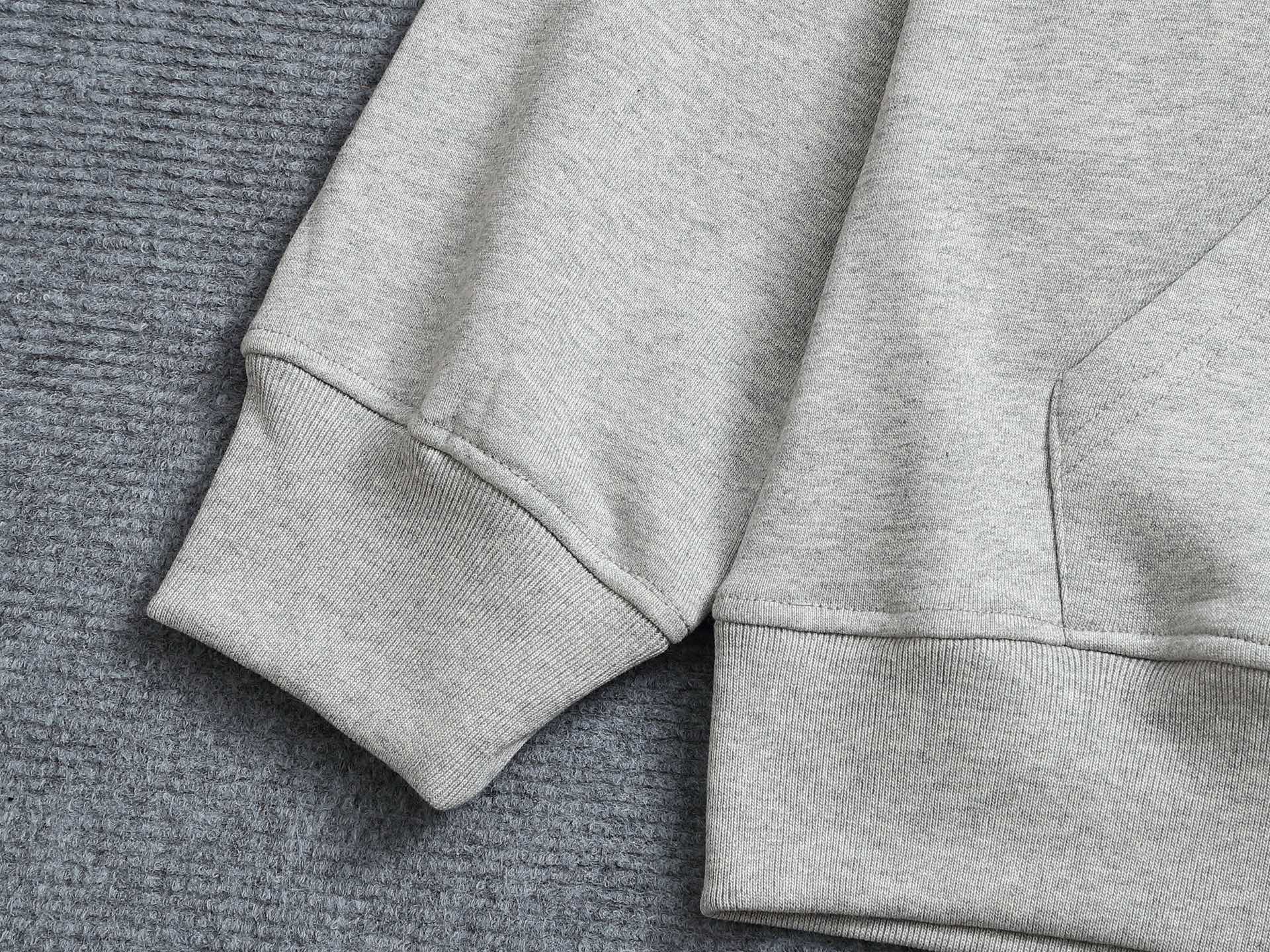 
Gucci 古驰    超级经典拼色印花logo
标识精致升级，灵感源自八十年代复古款式
原版面料 官