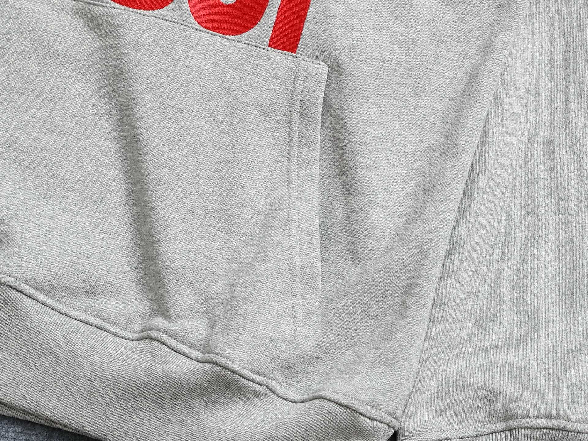 
Gucci 古驰    超级经典拼色印花logo
标识精致升级，灵感源自八十年代复古款式
原版面料 官