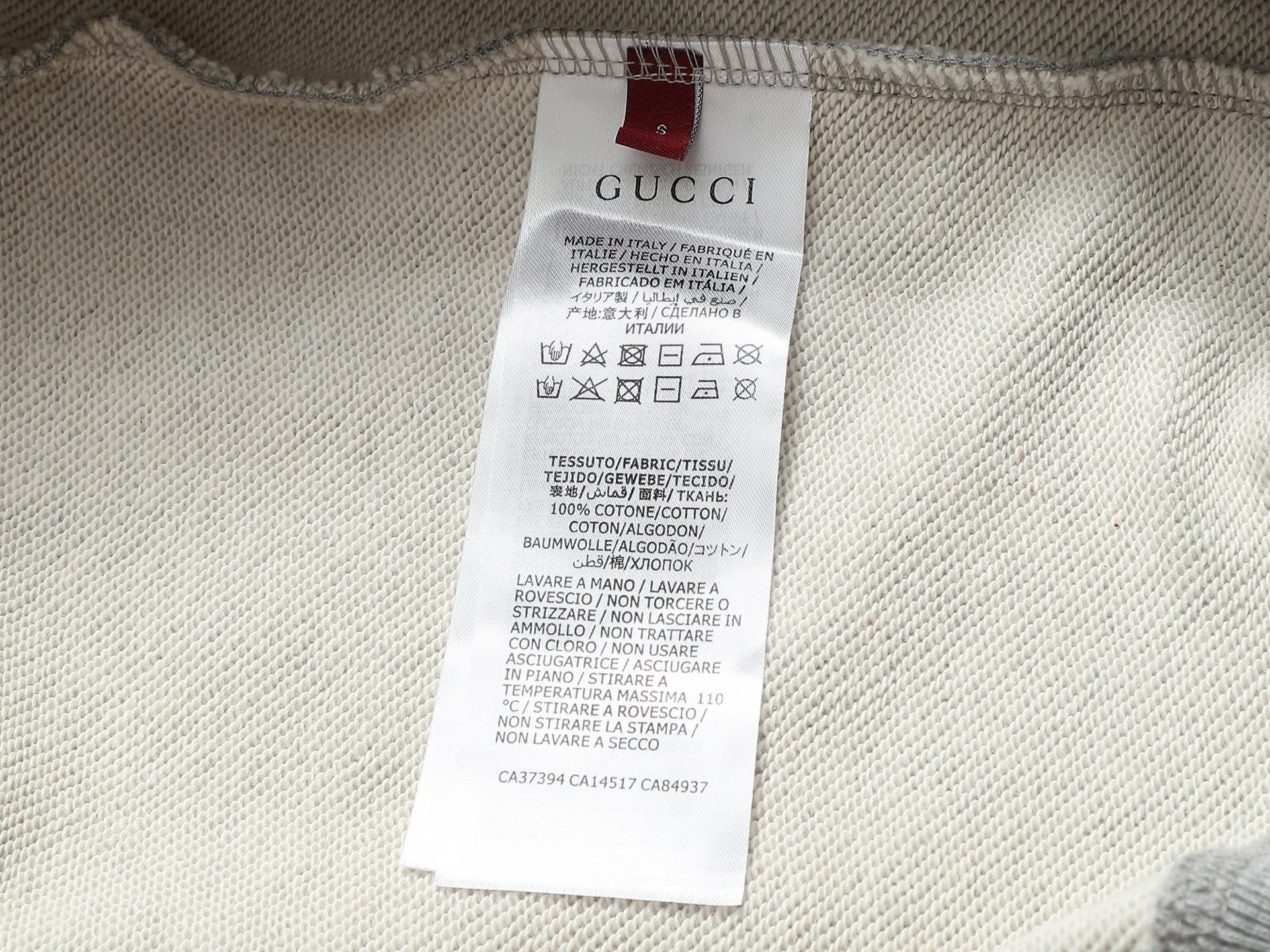 
Gucci 古驰    超级经典拼色印花logo
标识精致升级，灵感源自八十年代复古款式
原版面料 官