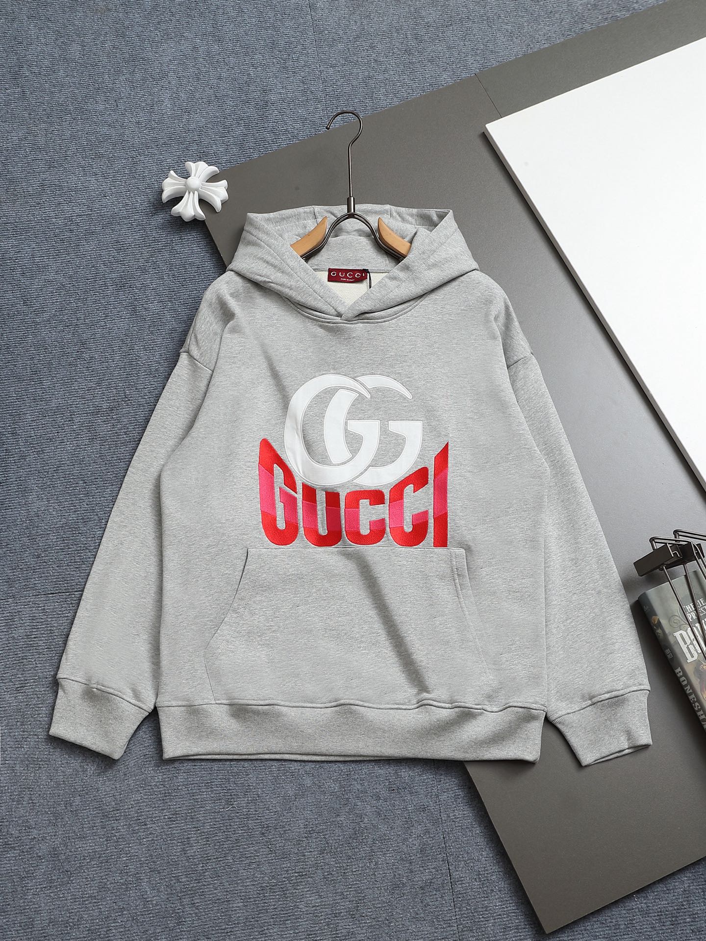 
Gucci 古驰    超级经典拼色印花logo
标识精致升级，灵感源自八十年代复古款式
原版面料 官