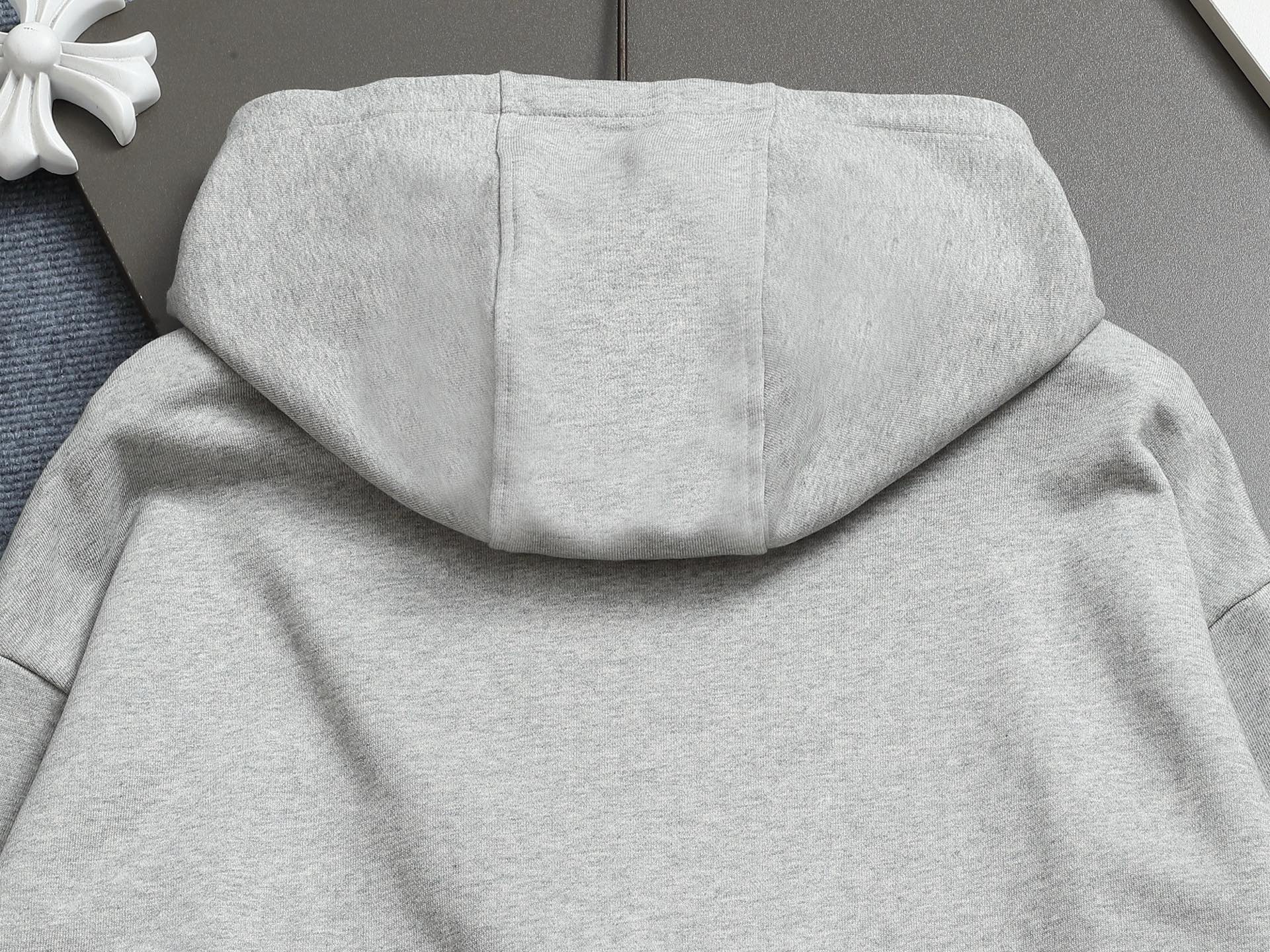 
Gucci 古驰    超级经典拼色印花logo
标识精致升级，灵感源自八十年代复古款式
原版面料 官