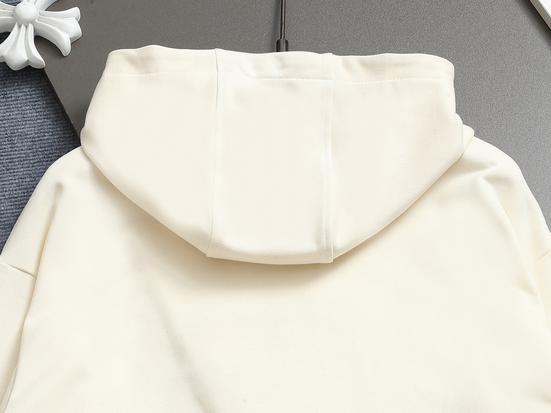 
Gucci 古驰    超级经典拼色印花logo
标识精致升级，灵感源自八十年代复古款式
原版面料 官