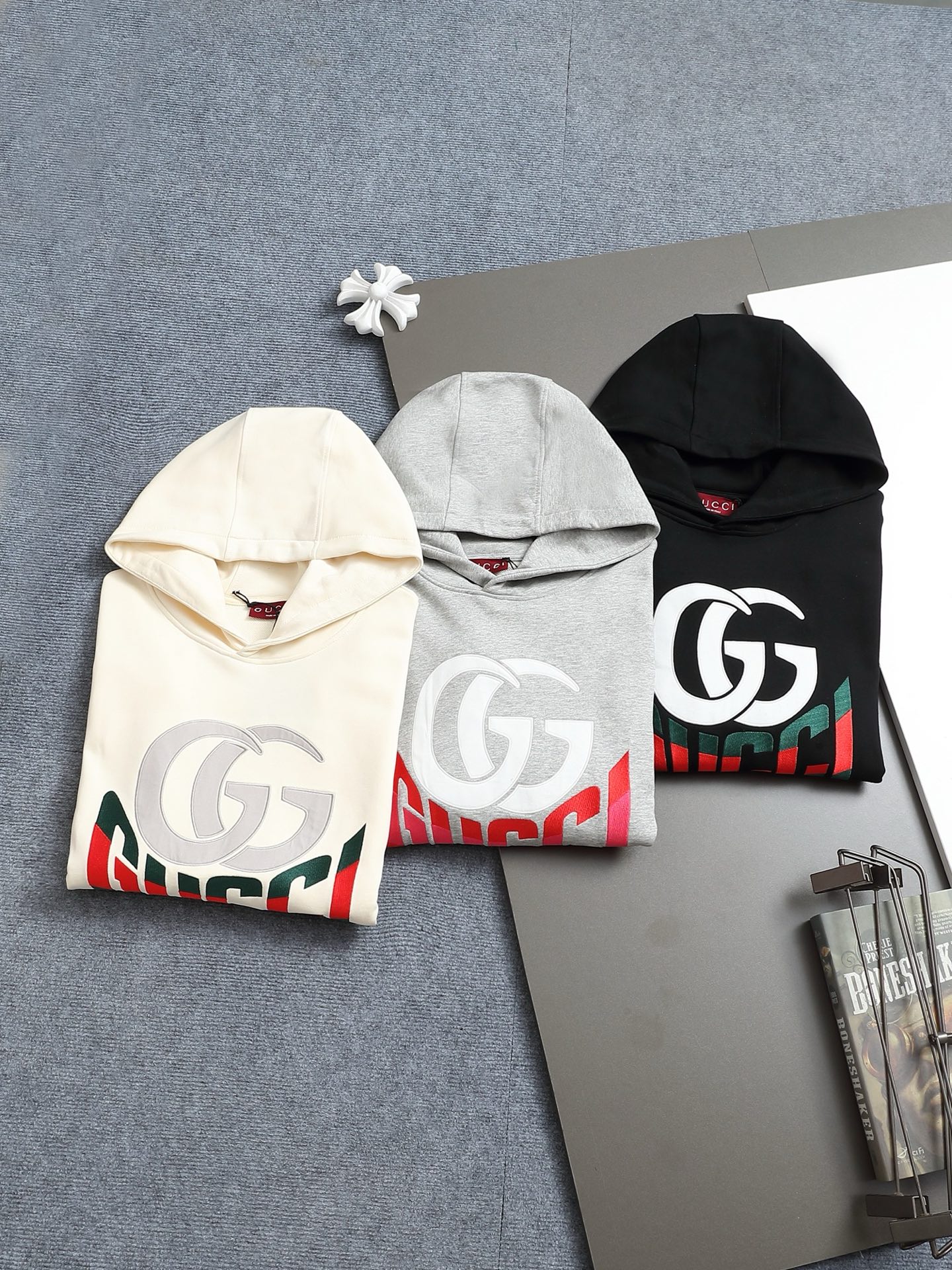 
Gucci 古驰    超级经典拼色印花logo
标识精致升级，灵感源自八十年代复古款式
原版面料 官