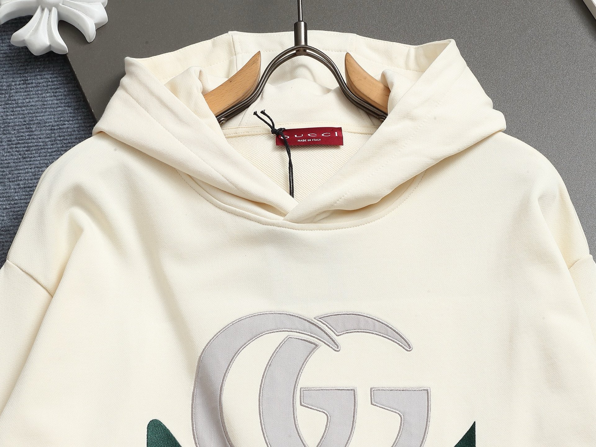 
Gucci 古驰    超级经典拼色印花logo
标识精致升级，灵感源自八十年代复古款式
原版面料 官