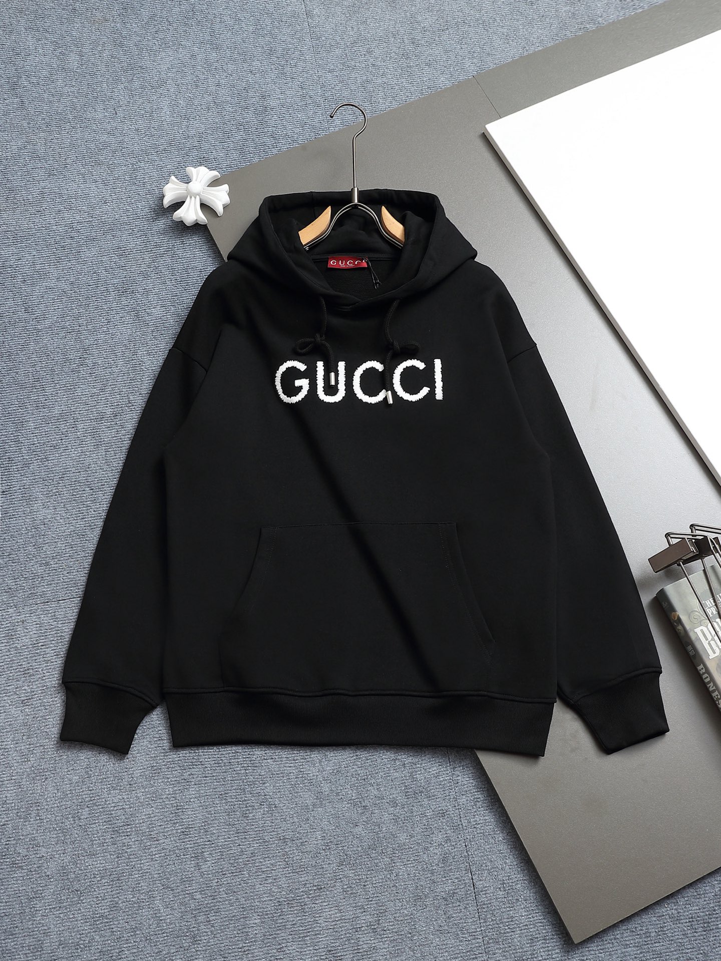 
Gucci 古驰    超级经典纯色绣花logo
标识精致升级，灵感源自八十年代复古款式
原版面料 官