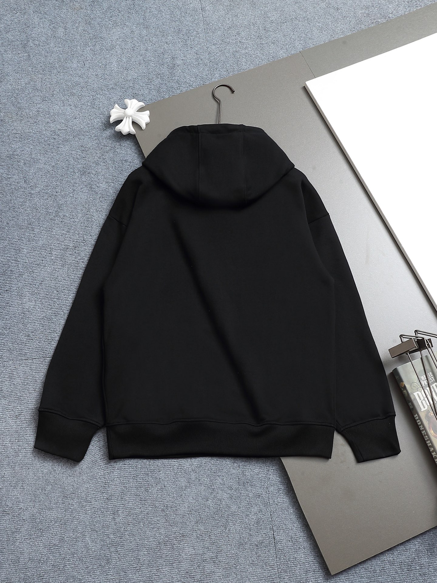 
Gucci 古驰    超级经典纯色绣花logo
标识精致升级，灵感源自八十年代复古款式
原版面料 官