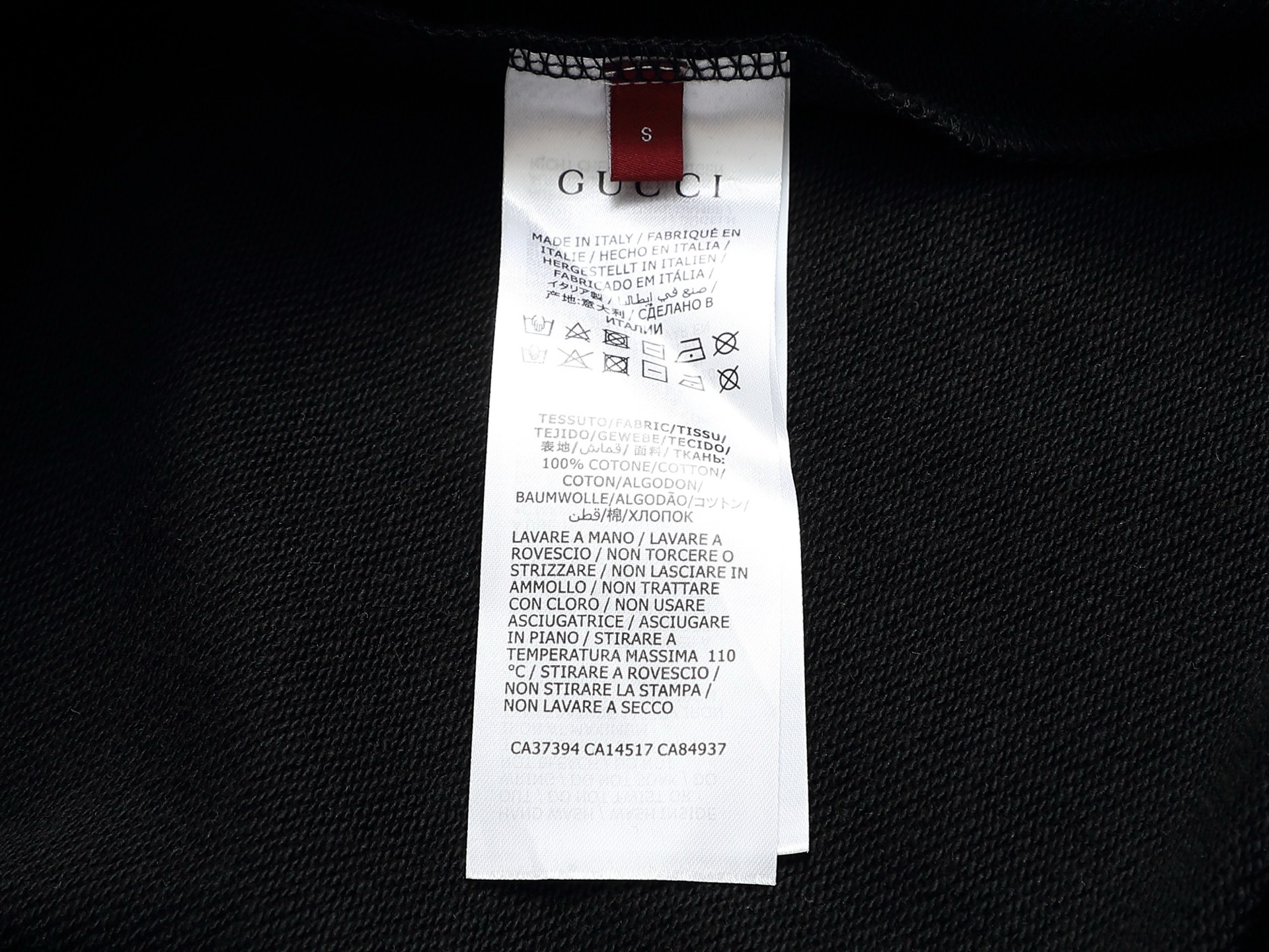 
Gucci 古驰    超级经典纯色绣花logo
标识精致升级，灵感源自八十年代复古款式
原版面料 官