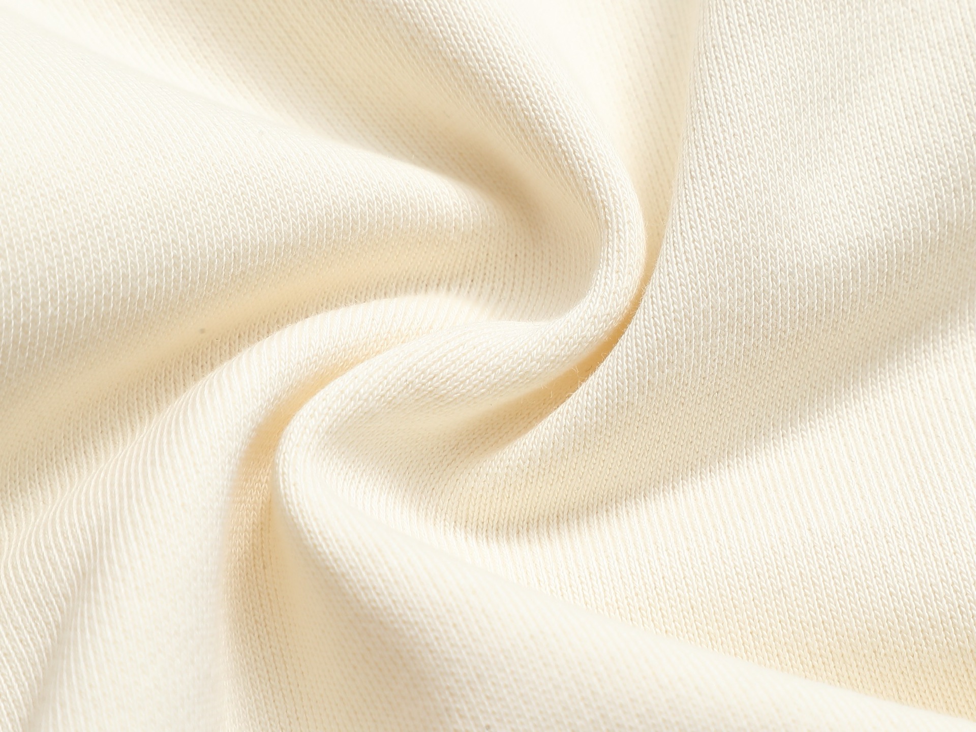 
Gucci 古驰    超级经典纯色绣花logo
标识精致升级，灵感源自八十年代复古款式
原版面料 官