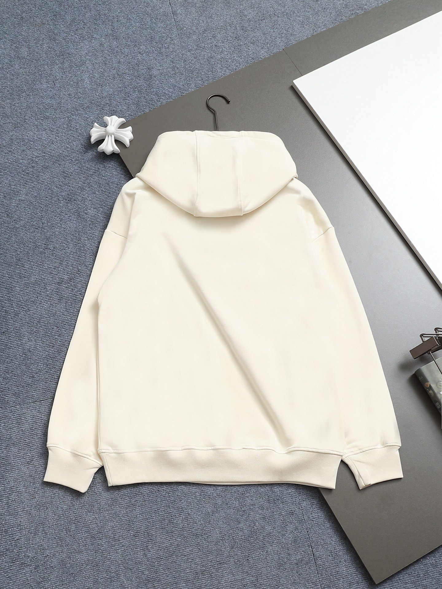 
Gucci 古驰    超级经典纯色印花logo
标识精致升级，灵感源自八十年代复古款式
原版面料 官