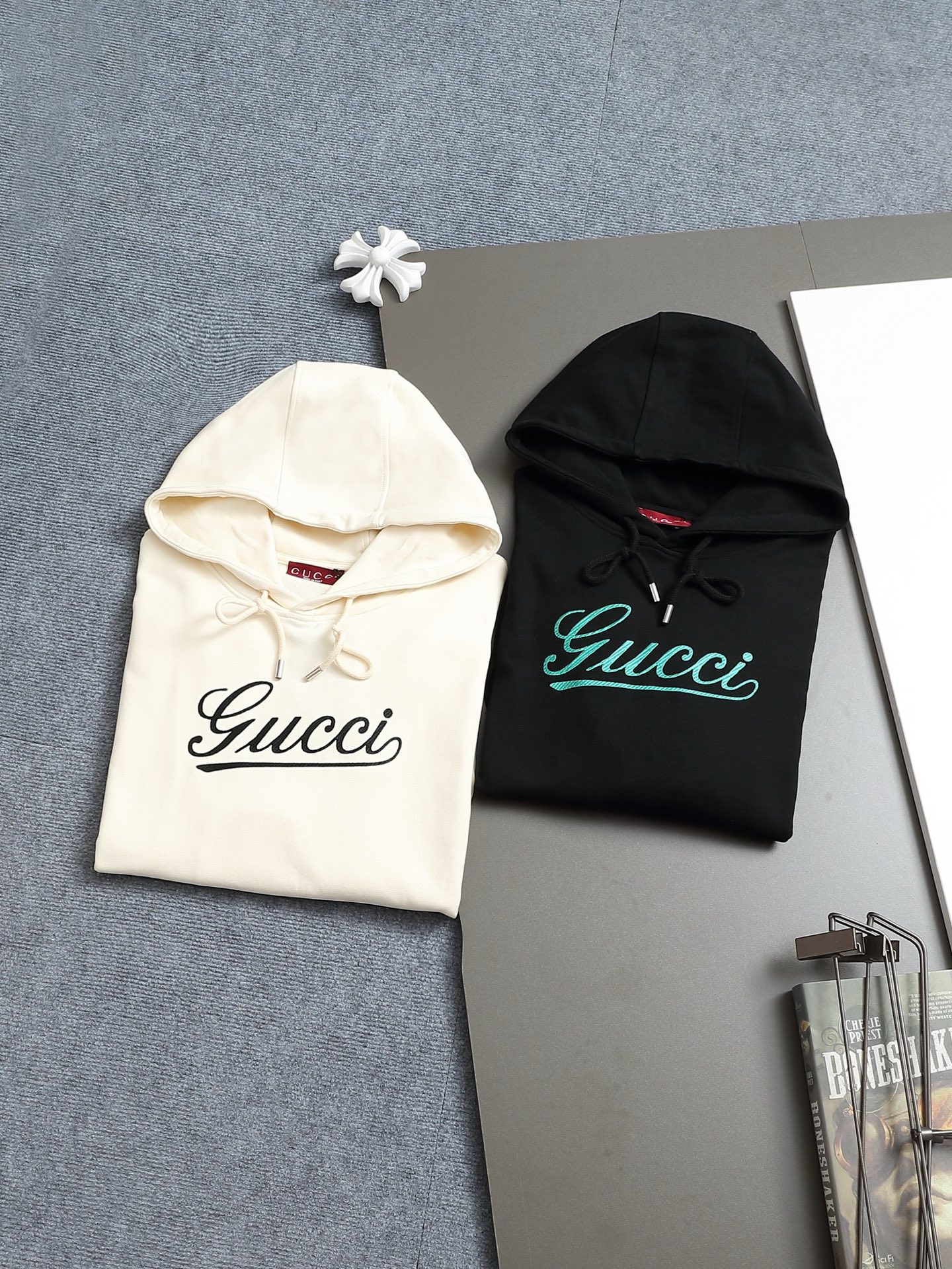 
Gucci 古驰    超级经典纯色印花logo
标识精致升级，灵感源自八十年代复古款式
原版面料 官