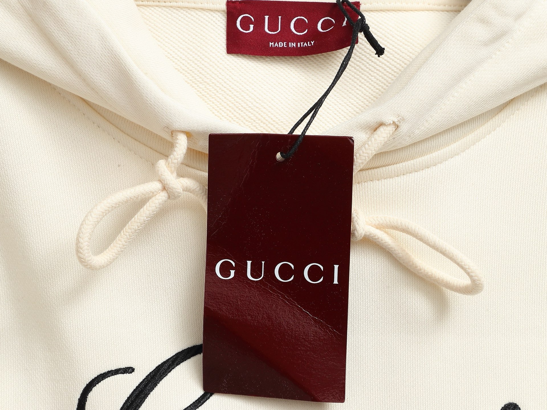 
Gucci 古驰    超级经典纯色印花logo
标识精致升级，灵感源自八十年代复古款式
原版面料 官