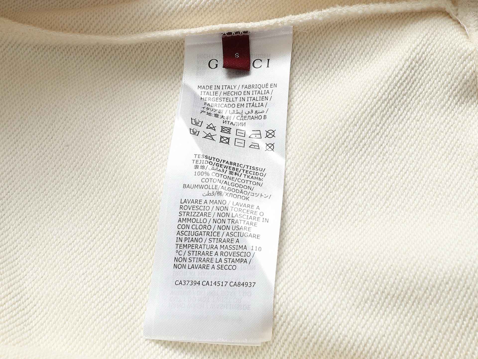 
Gucci 古驰    超级经典纯色印花logo
标识精致升级，灵感源自八十年代复古款式
原版面料 官